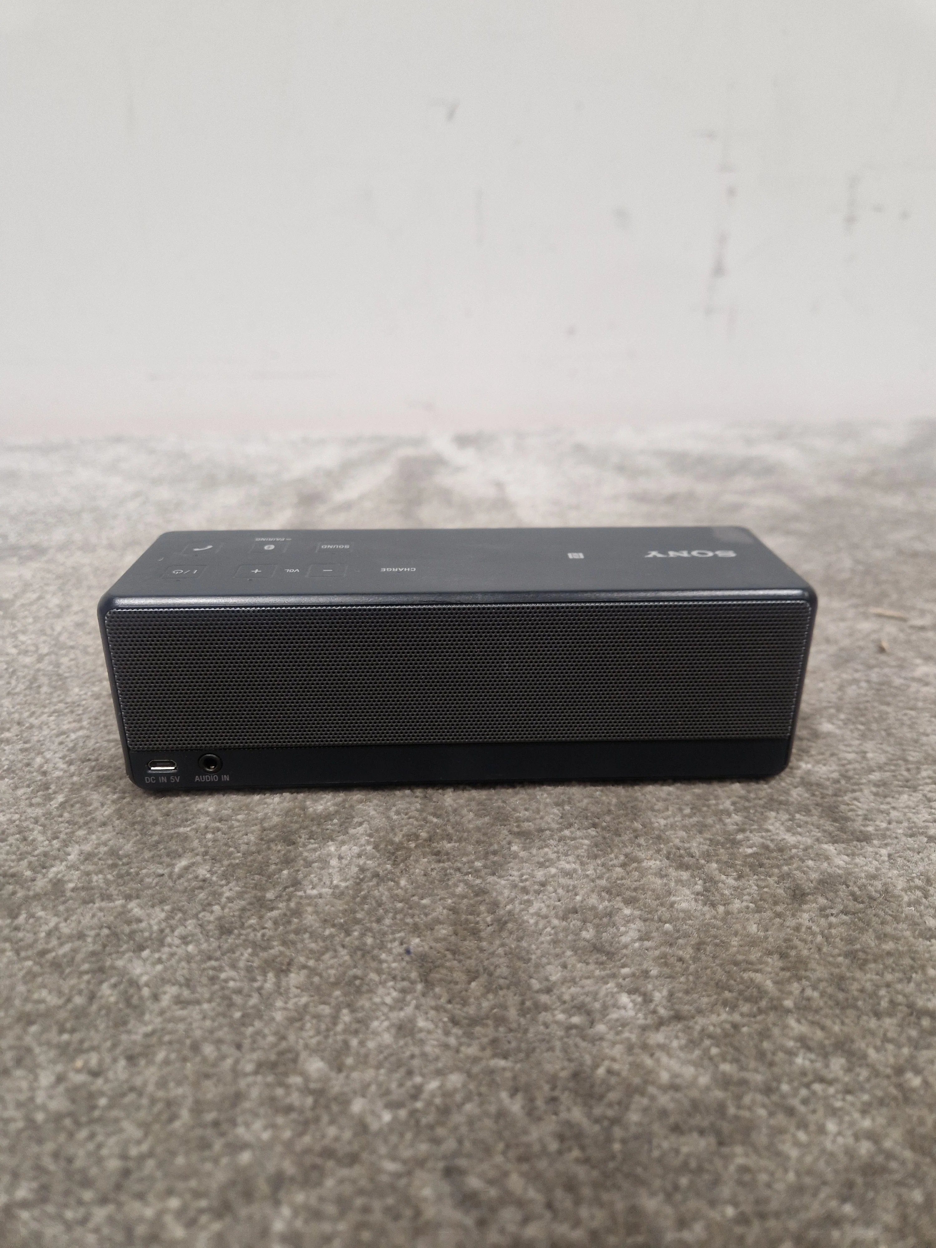 Sony SRS-X33 - Portable Bluetooth Speaker - Black - Excellent - Image 8
