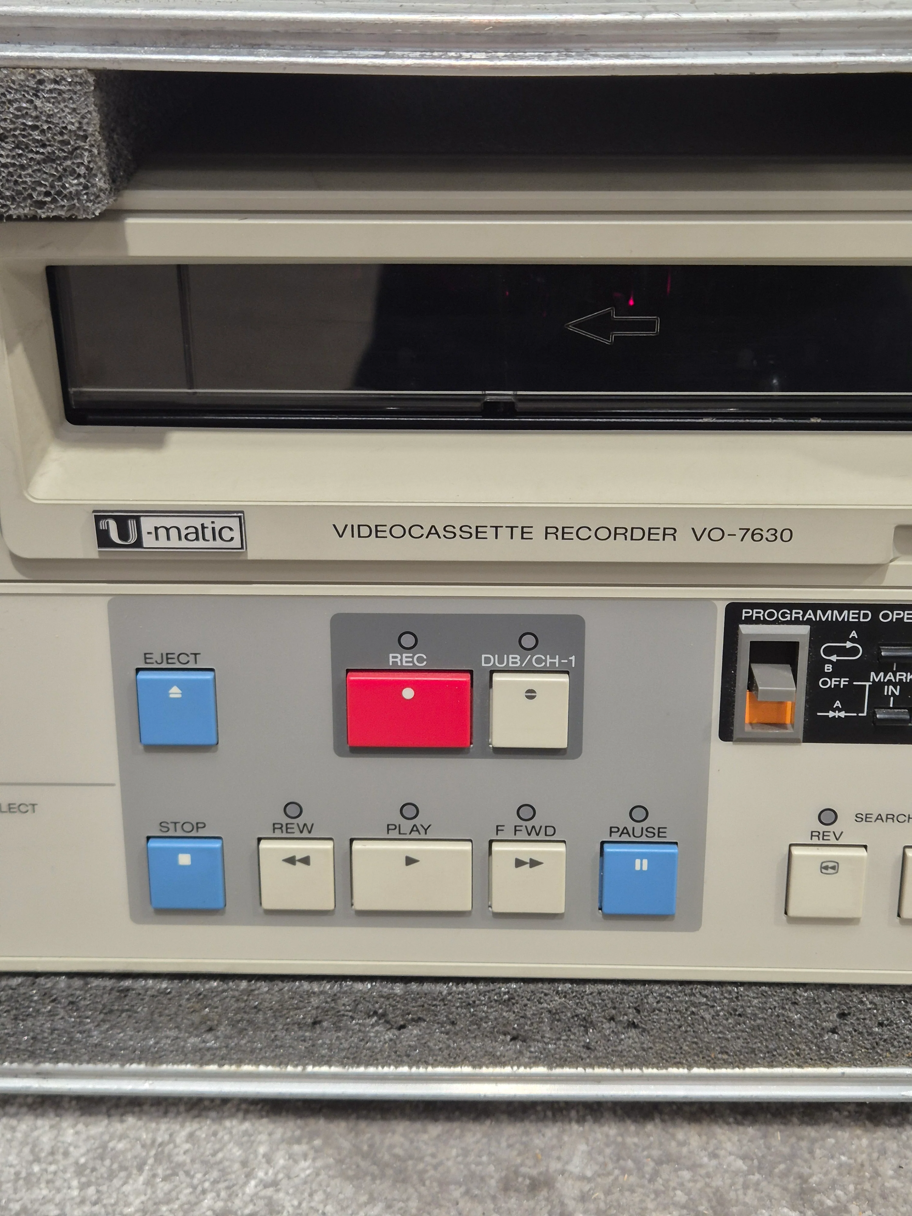 Sony VO-7360 Videocassette Recorder - Vintage Editing Unit - Spares or Repair w/ Hard Case - Image 3