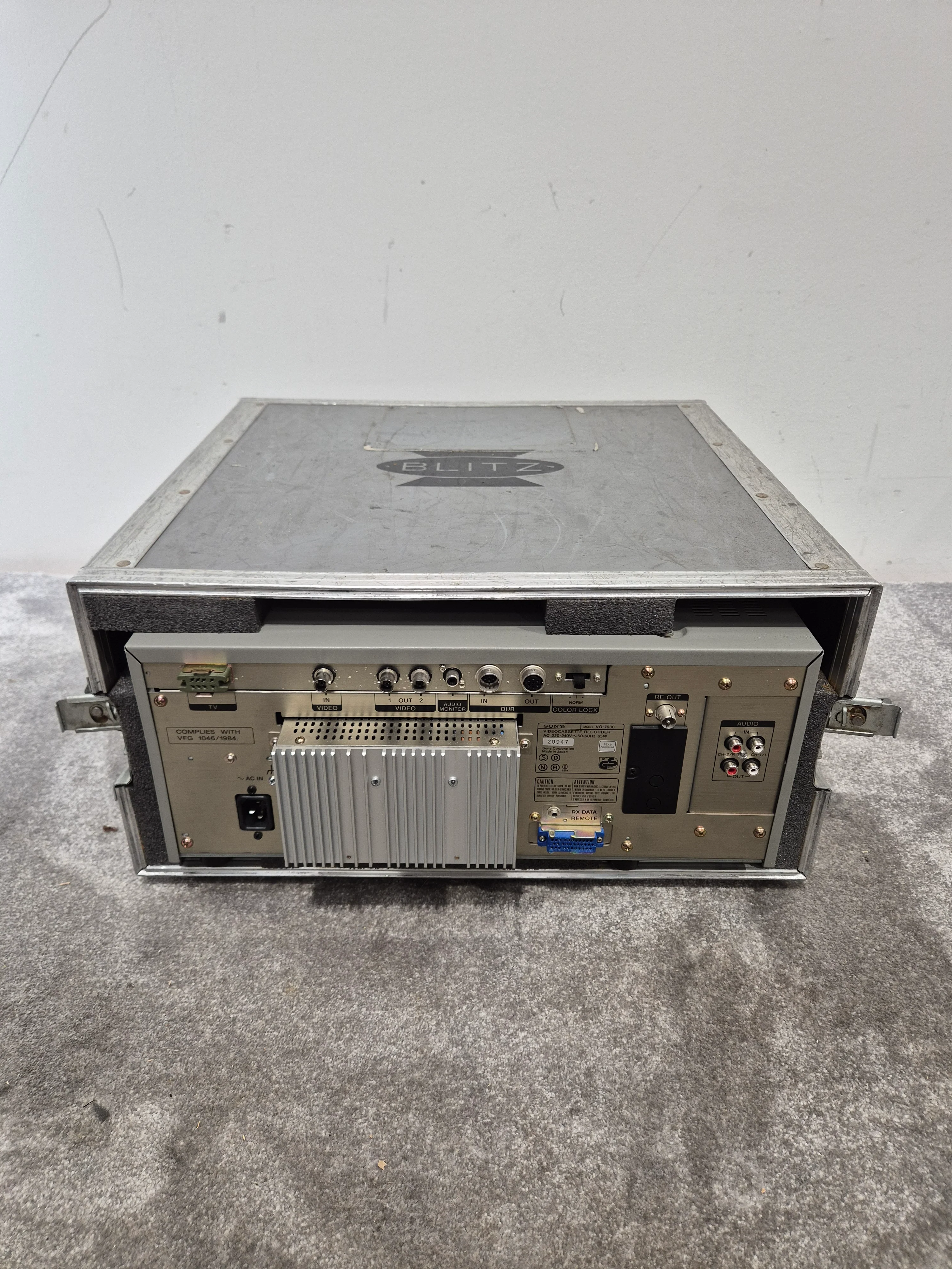 Sony VO-7360 Videocassette Recorder - Vintage Editing Unit - Spares or Repair w/ Hard Case - Image 6