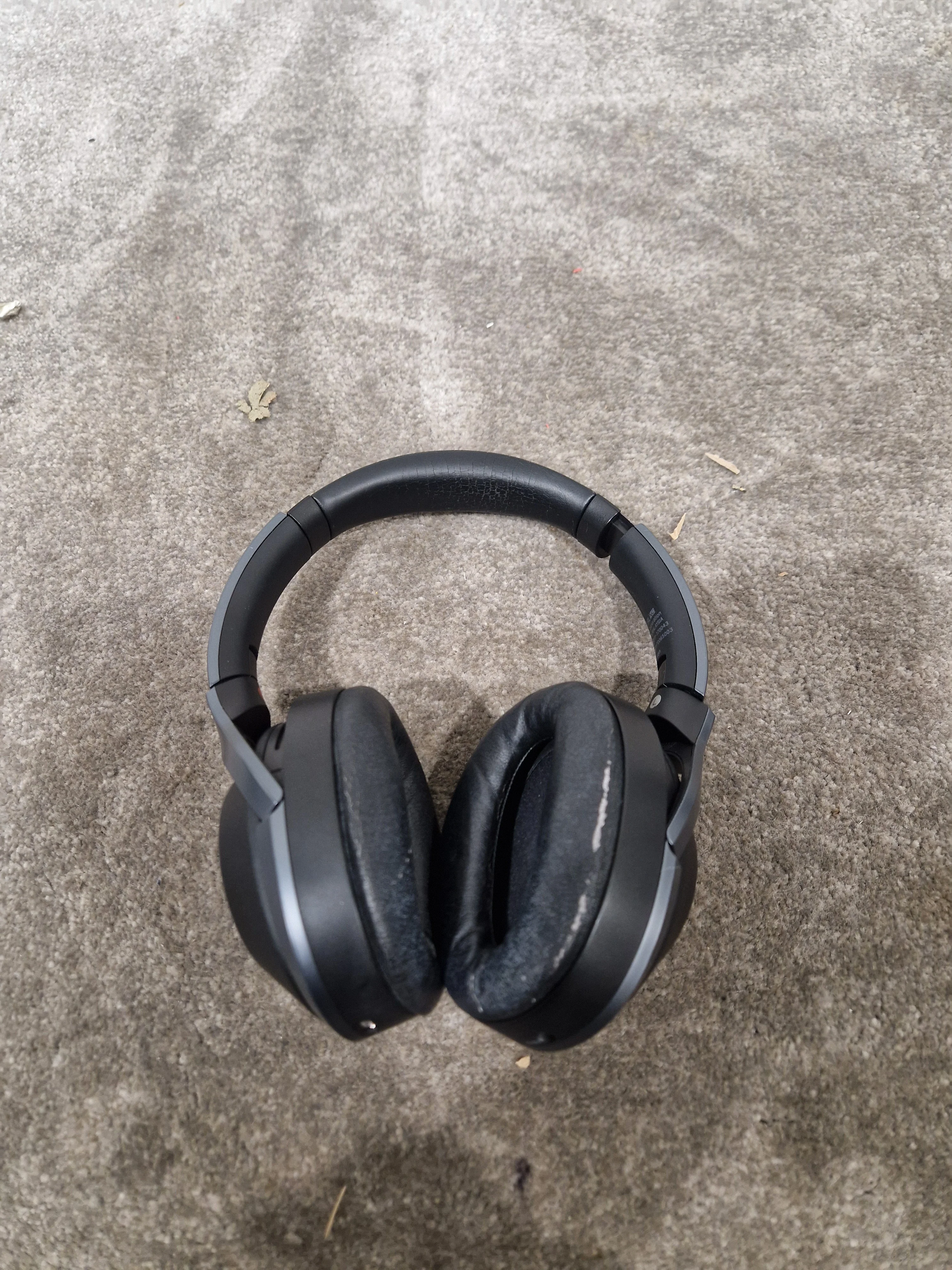 Sony WH-1000XM2 - Noise Cancelling Headphones - Black - Excellent w/ Soft Case & Cables - Image 6