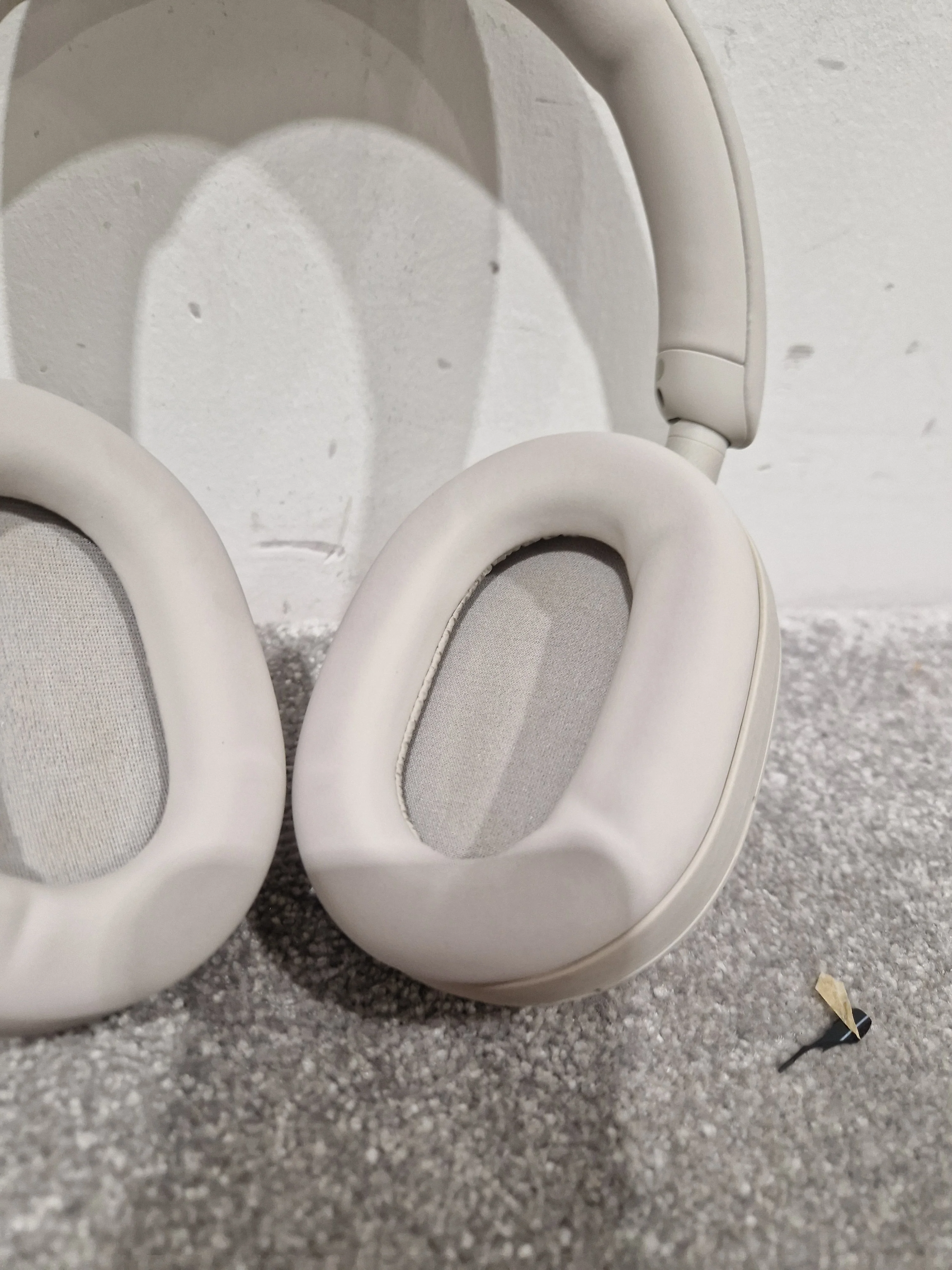 Sony WH-1000XM5 - Wireless Noise Cancelling Headphones - Beige/Cream - Headphones - Excellent w/ Hard Case - Image 2
