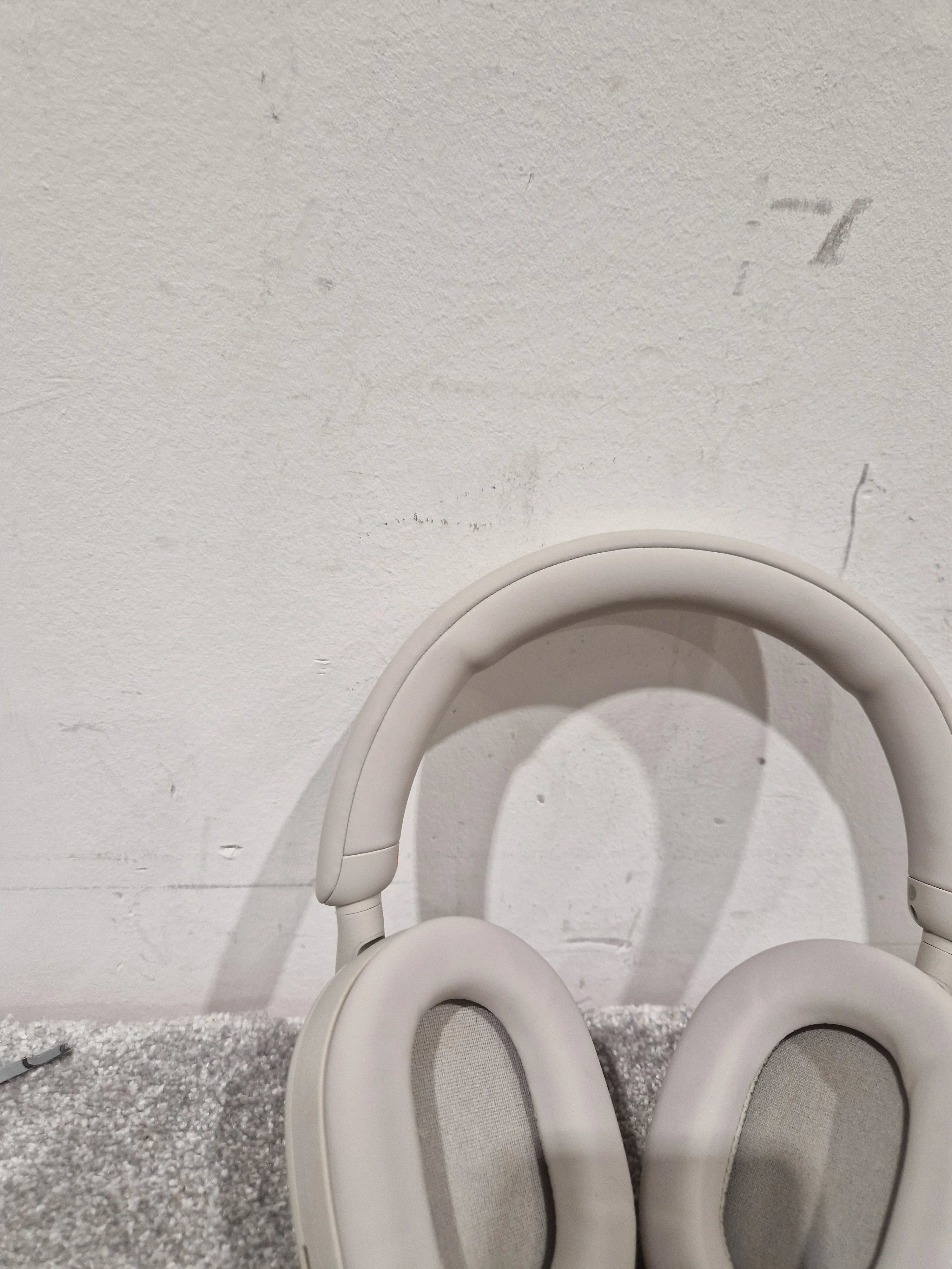 Sony WH-1000XM5 - Wireless Noise Cancelling Headphones - Beige/Cream - Headphones - Excellent w/ Hard Case - Image 5
