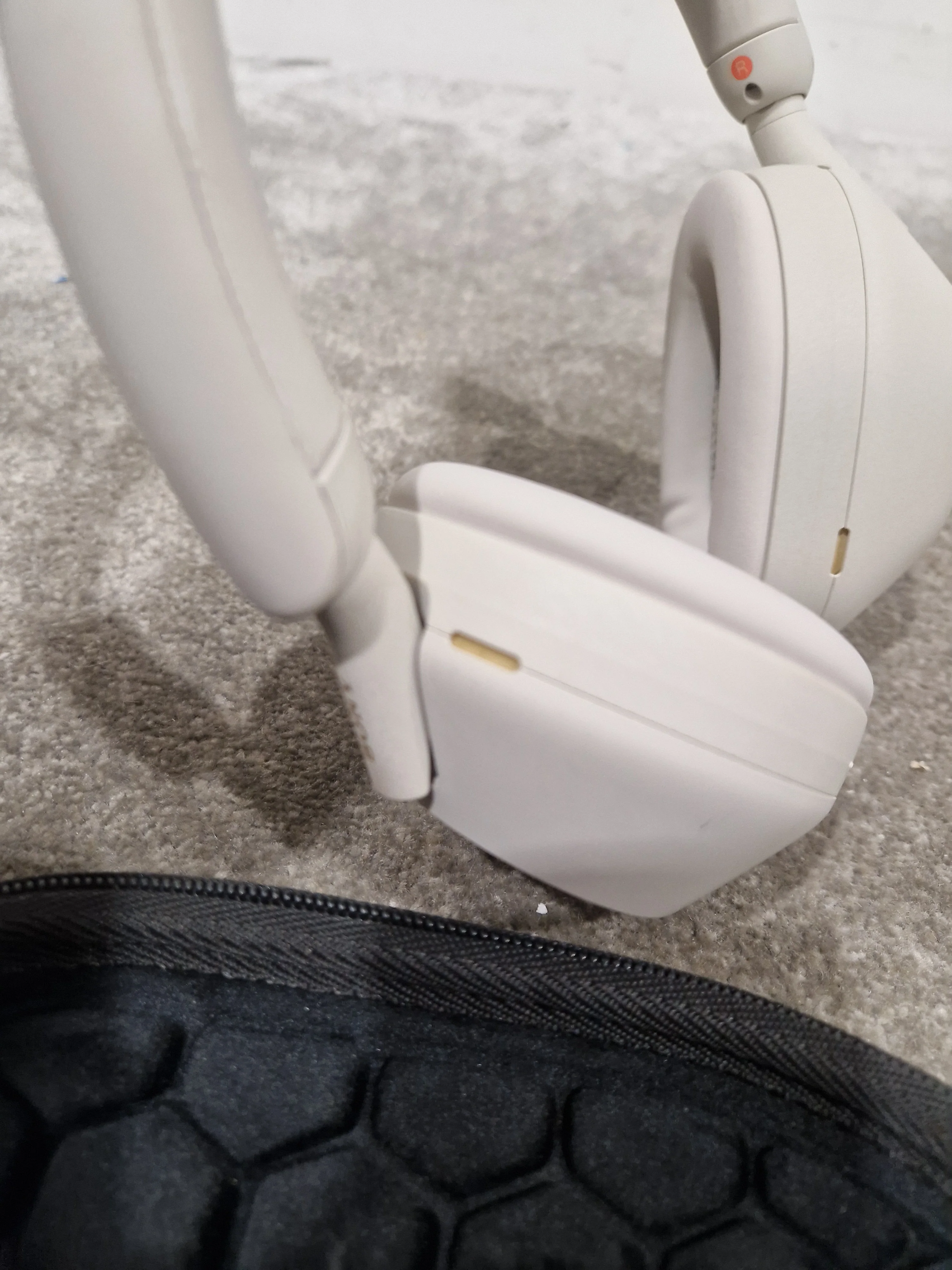Sony WH-1000XM5 - Wireless Noise Cancelling Headphones - Beige/Cream - Headphones - Excellent w/ Hard Case - Image 8
