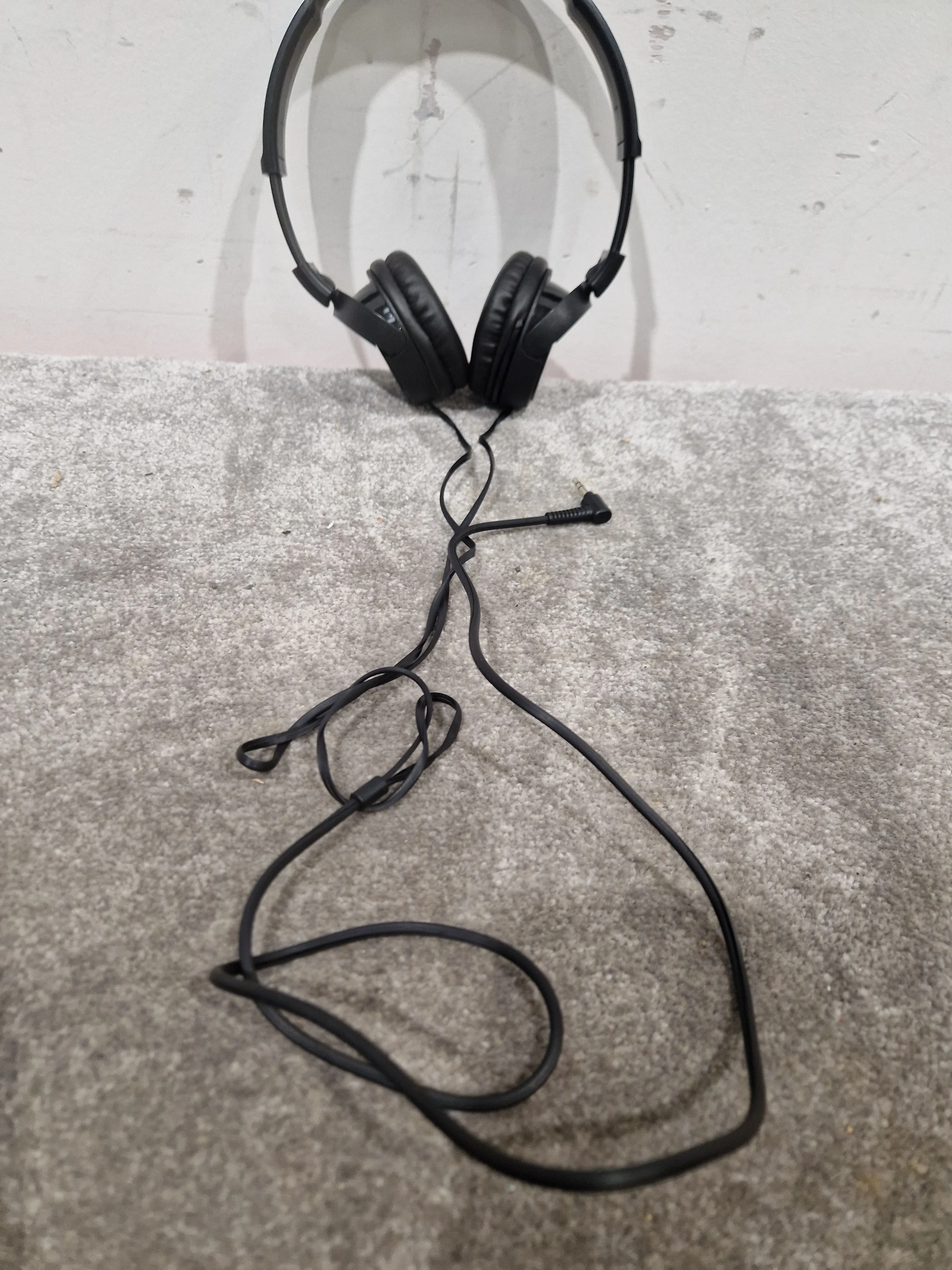 Sony ZX310AP On-Ear black headphones - Excellent - Image 10