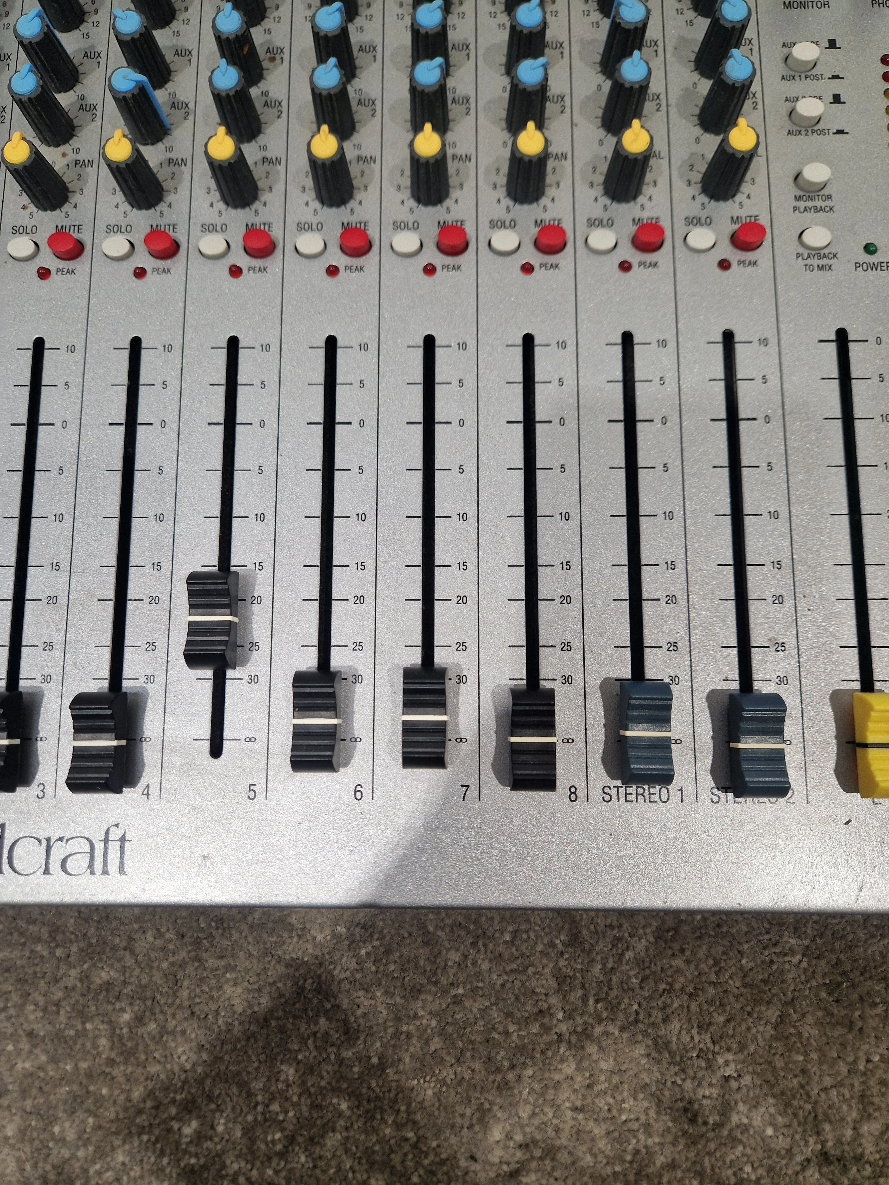Soundcarft Spirit E8 - 8-Channel Mixer, Compact Design - Excellent w/ Power Supply - Image 7