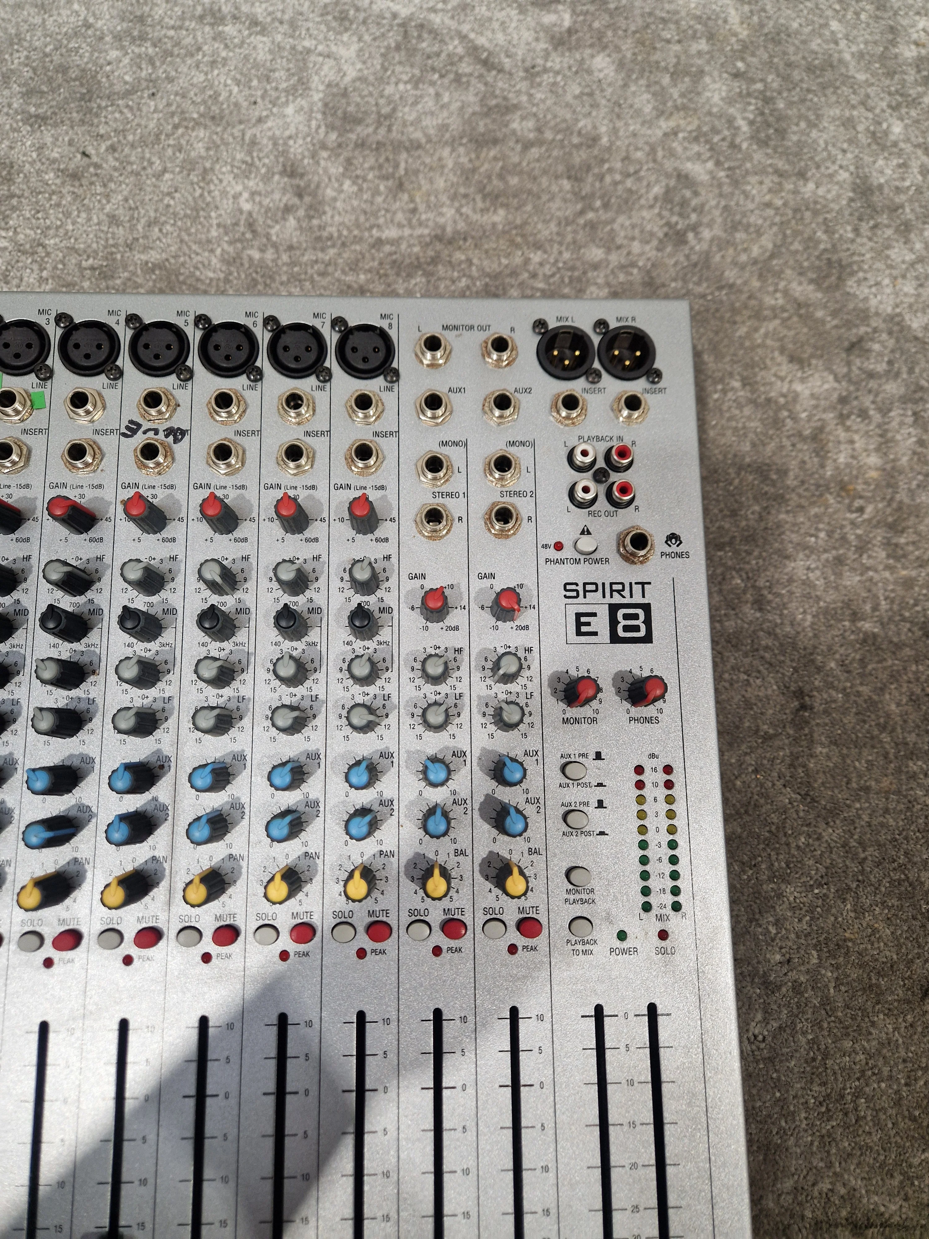Soundcarft Spirit E8 - 8-Channel Mixer, Compact Design - Excellent w/ Power Supply - Image 9