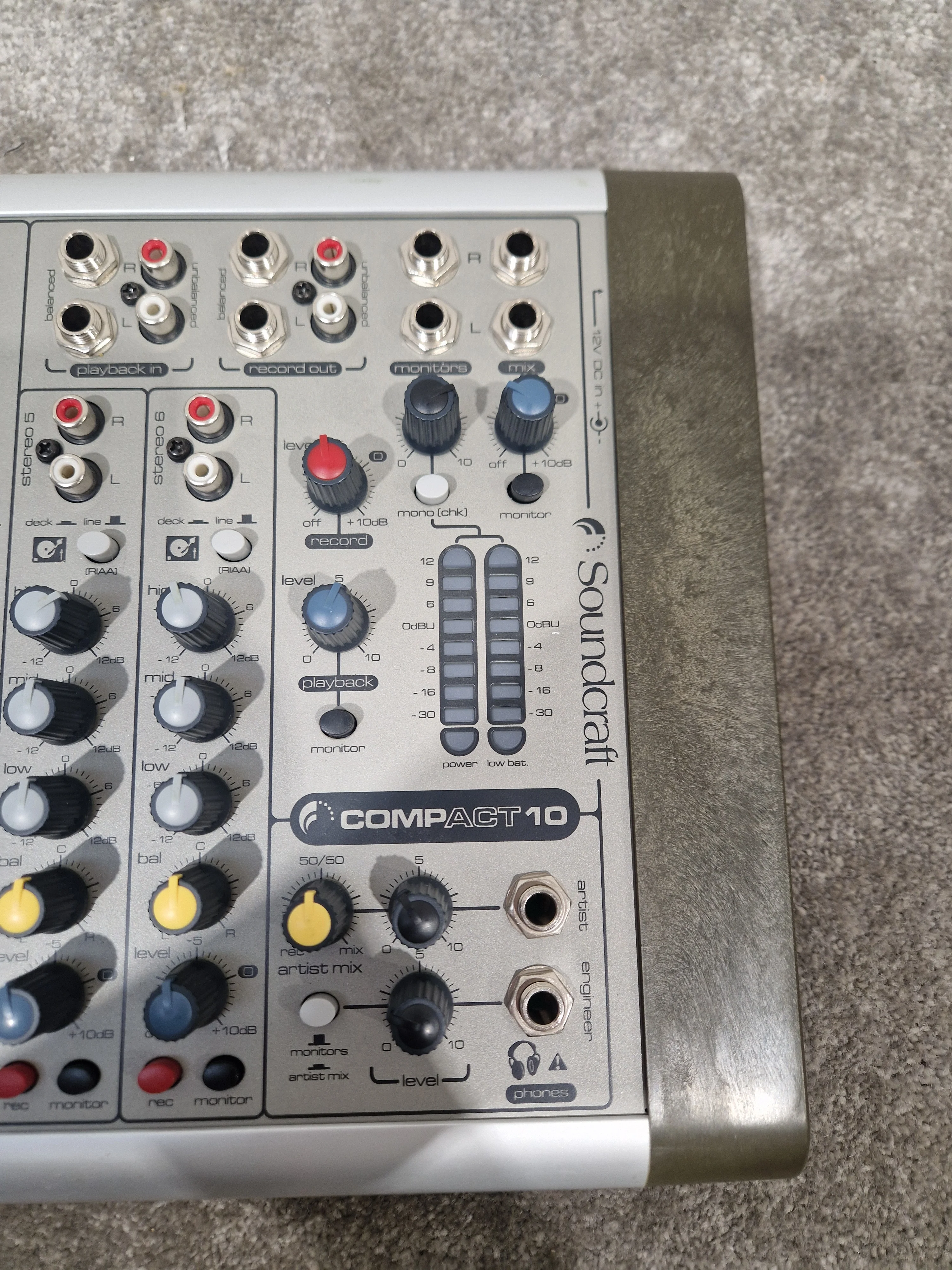 Soundcraft Compact 10 Mixer - 10 Channels, Compact Design - Very Good w/ Power Supply & Manuals - Image 5