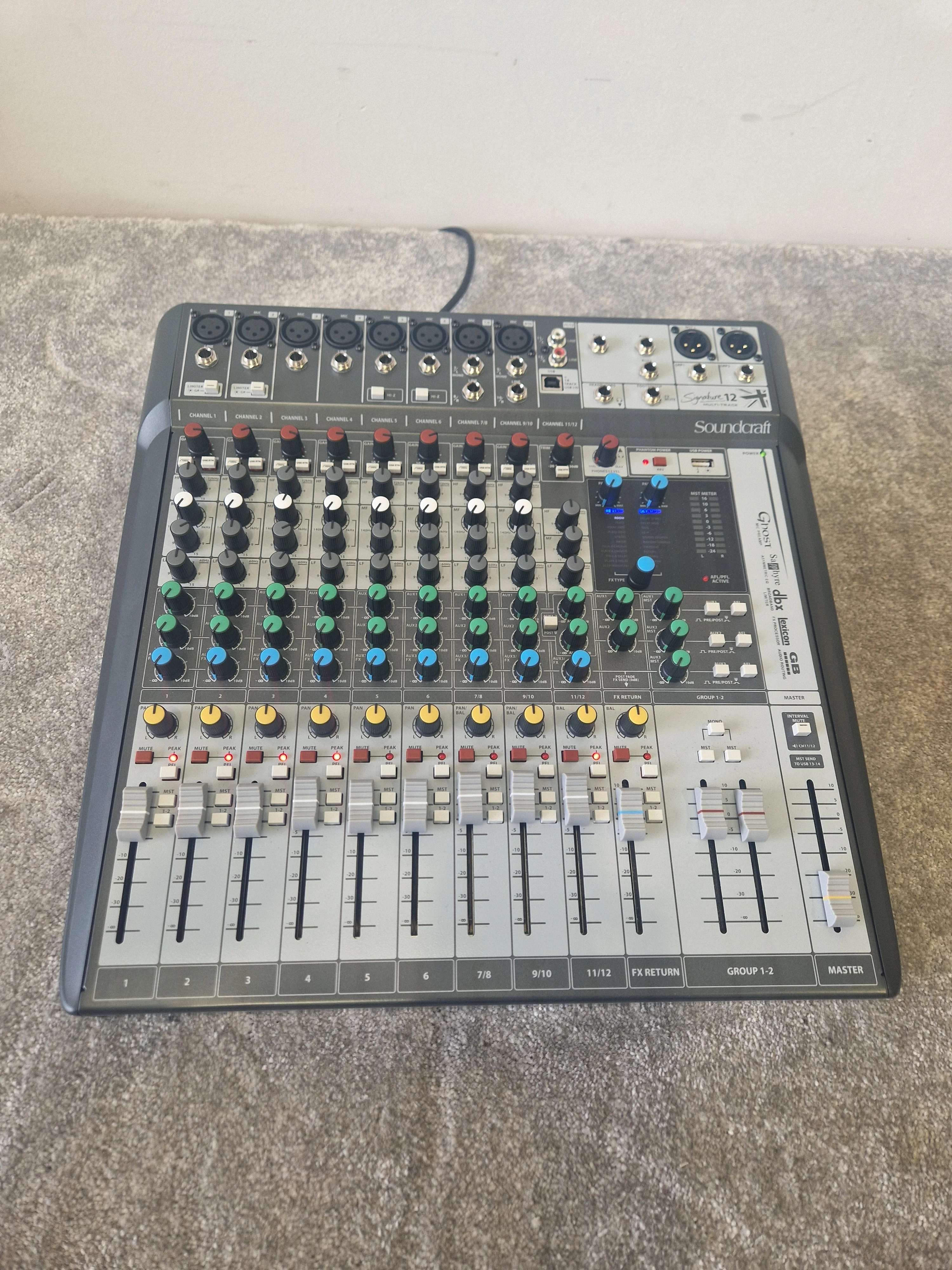 Soundcraft Signature MT12 Analog Mixer w/ Gator Gig Bag – 12 Channels, Built-In FX - Mint - Image 2