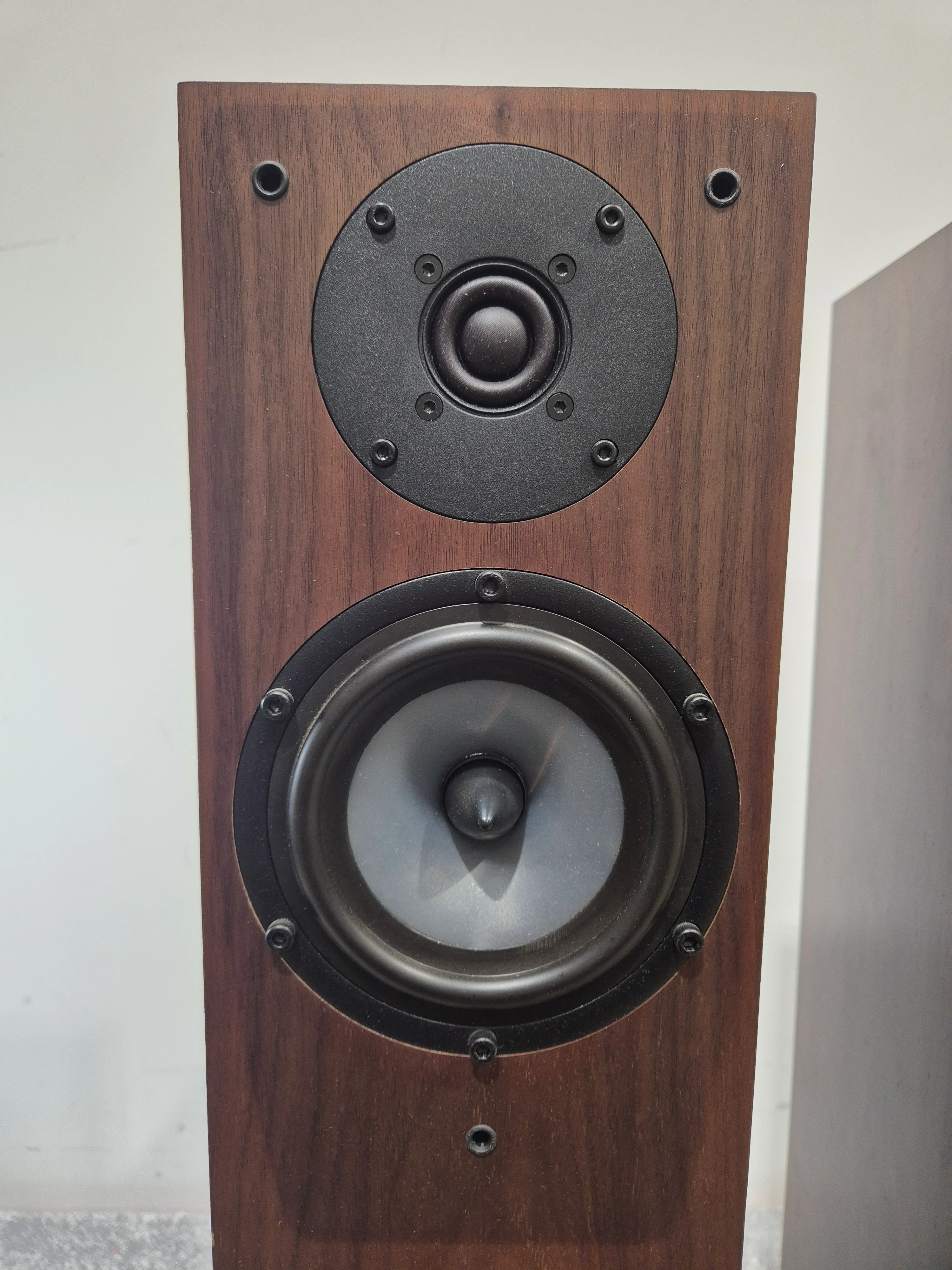 Spendor A3 - Pair of Floor Standing Speakers - Compact Design - Very Good - Image 3