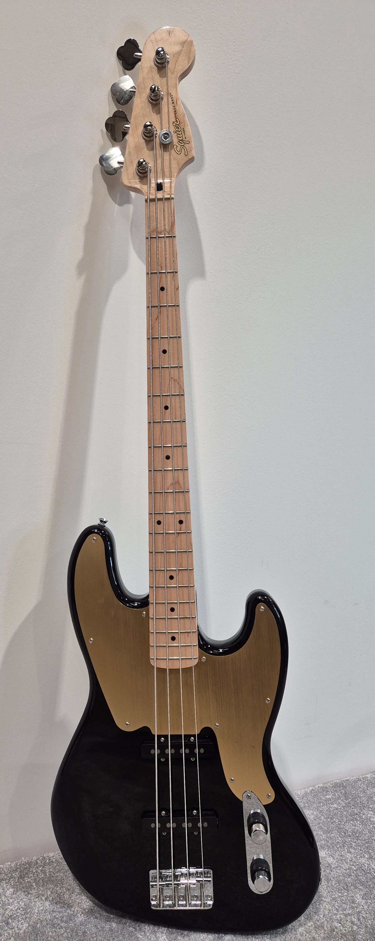 Squier Paranormal Series 54 Jazz Bass - Black and Gold w/ Soft Gig Bag - Image 2