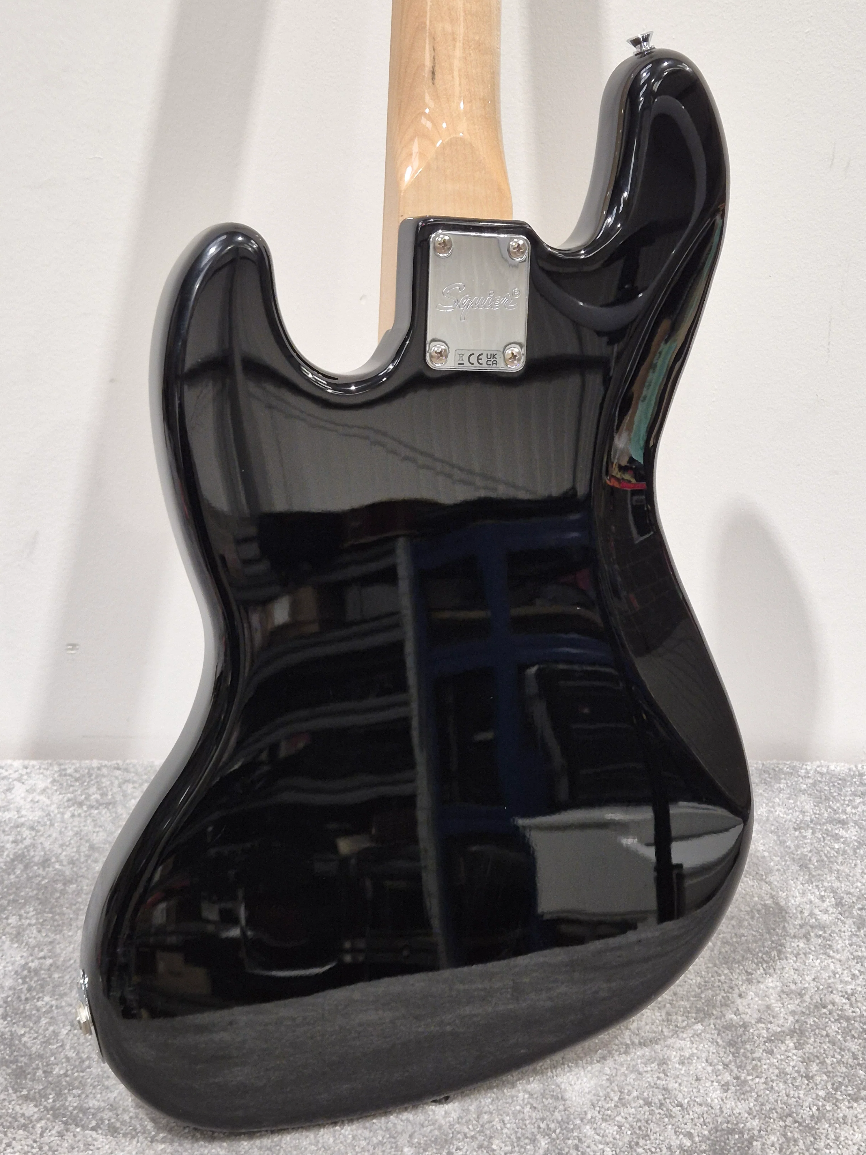 Squier Paranormal Series 54 Jazz Bass - Black and Gold w/ Soft Gig Bag - Image 8