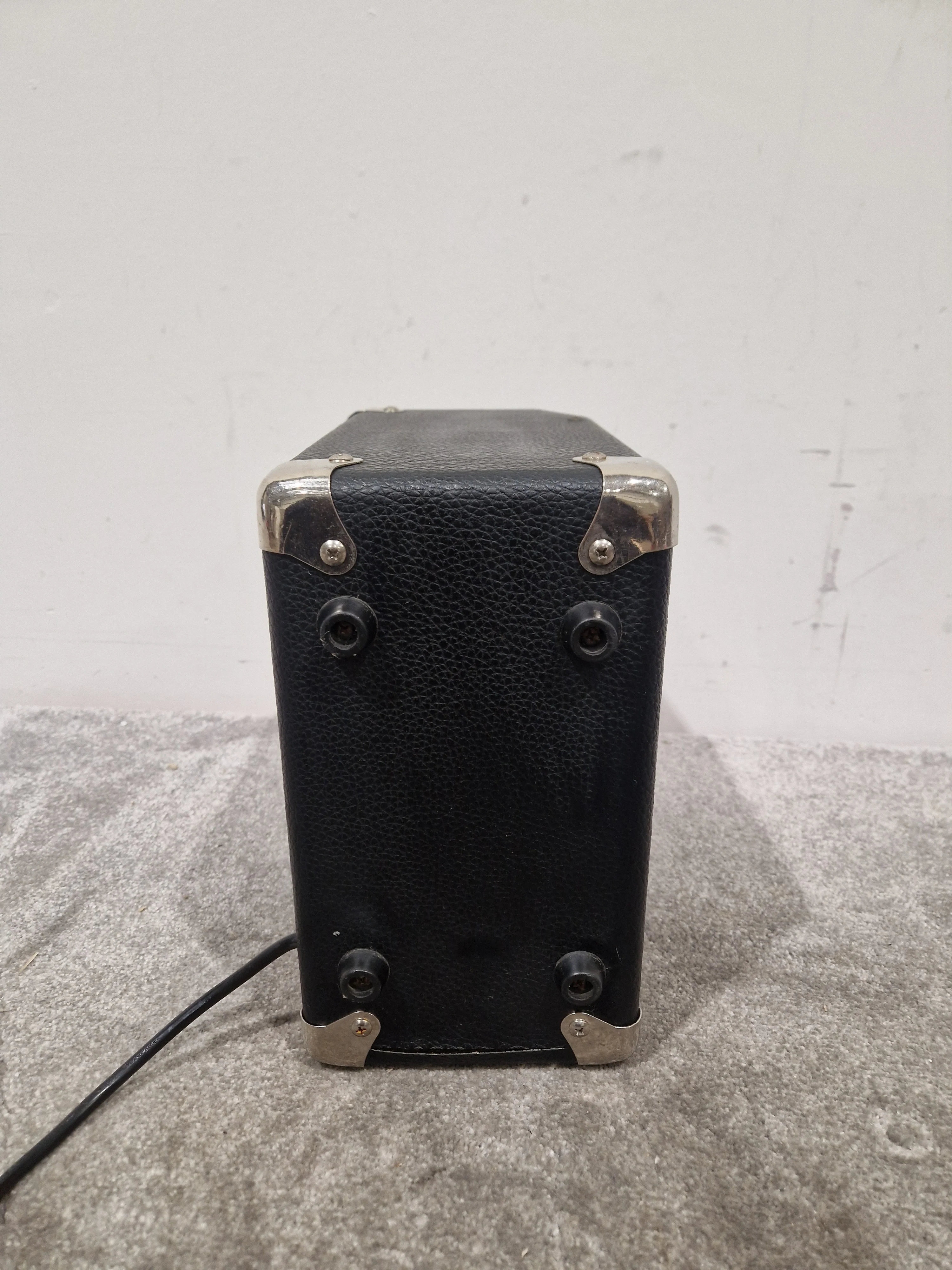 Squier SP-10 Guitar Amplifier - Compact Practice - Very Good - Image 10