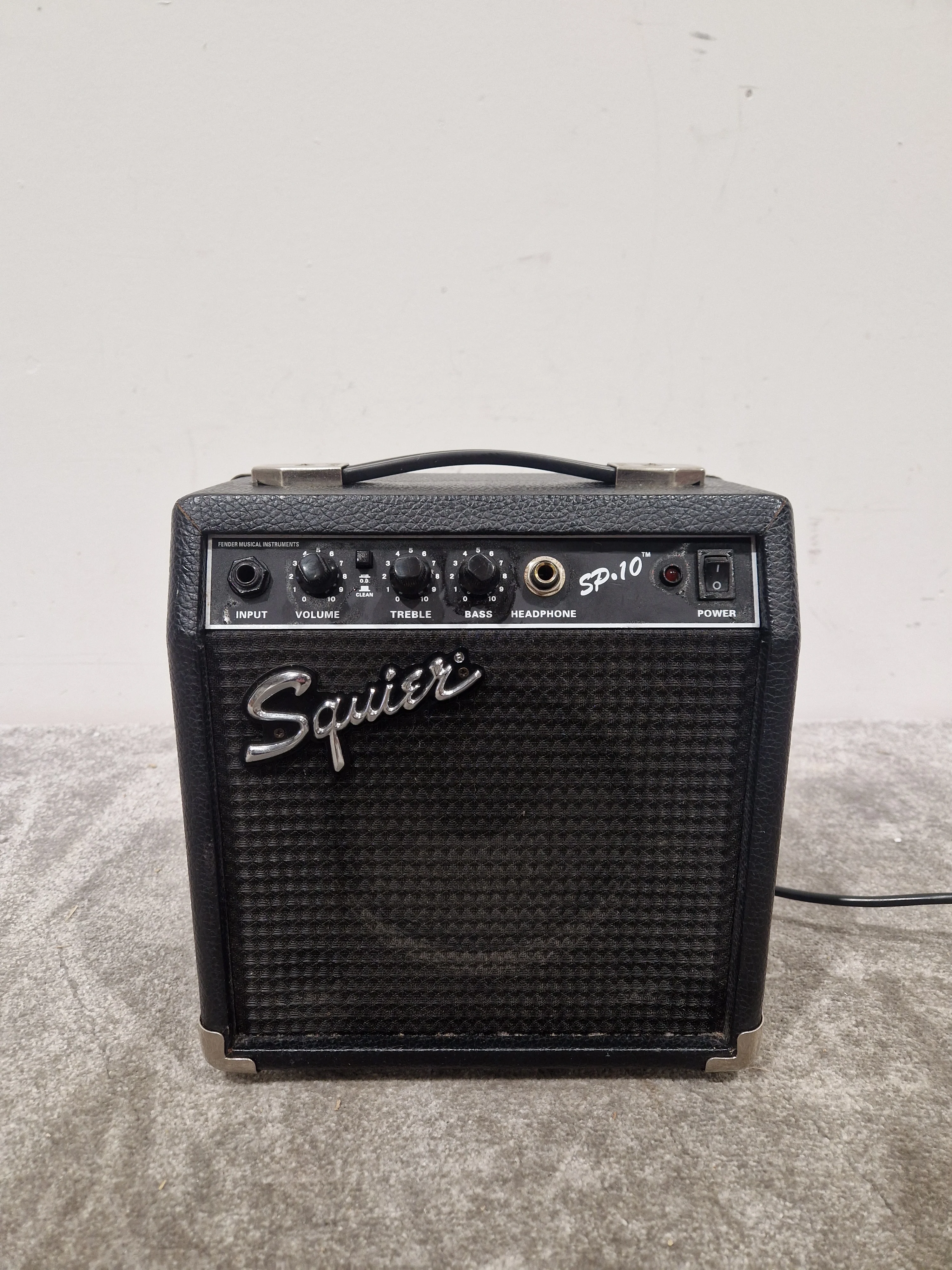 Squier SP-10 Guitar Amplifier - Compact Practice - Very Good - Image 11