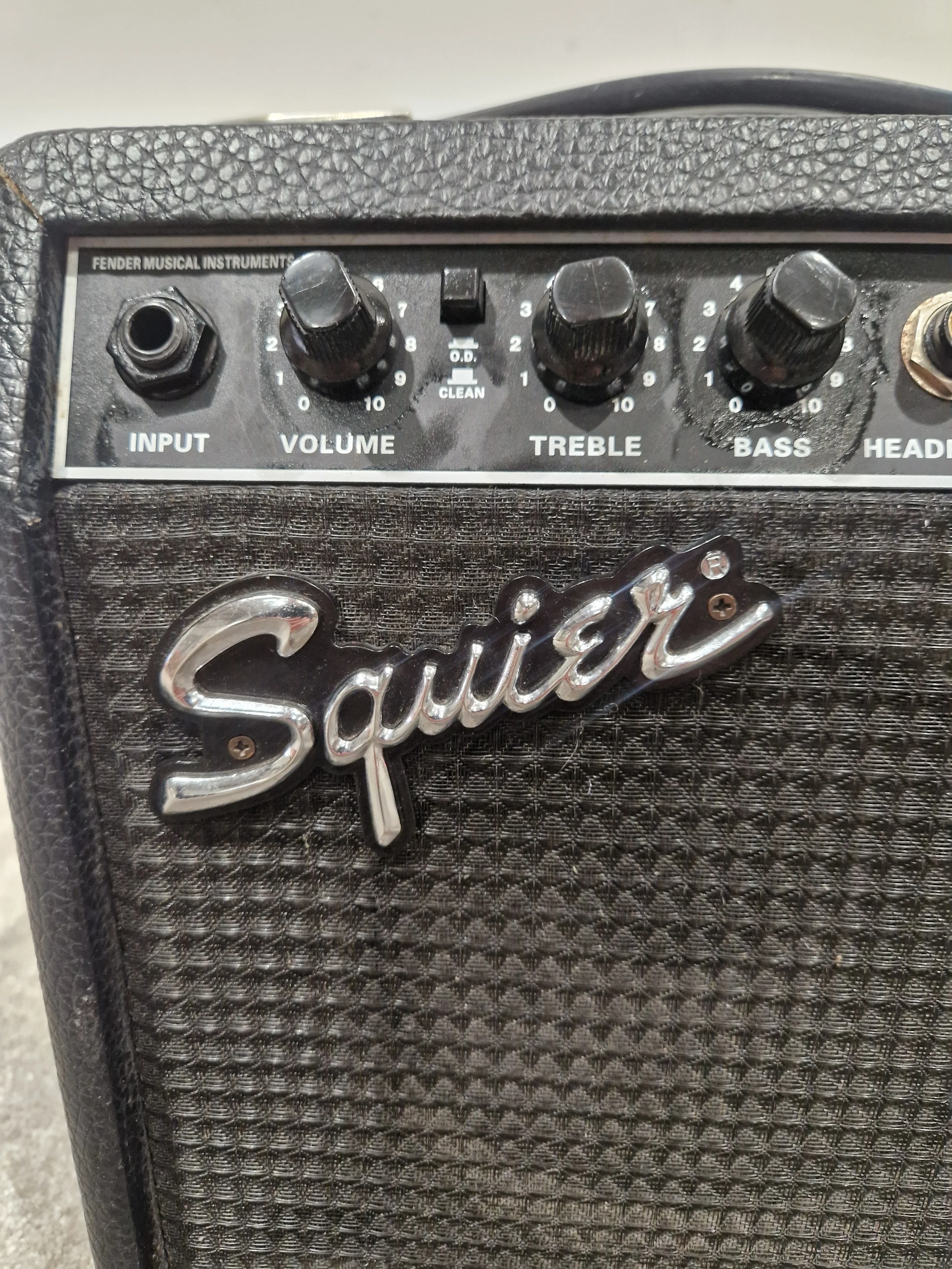 Squier SP-10 Guitar Amplifier - Compact Practice - Very Good - Image 14