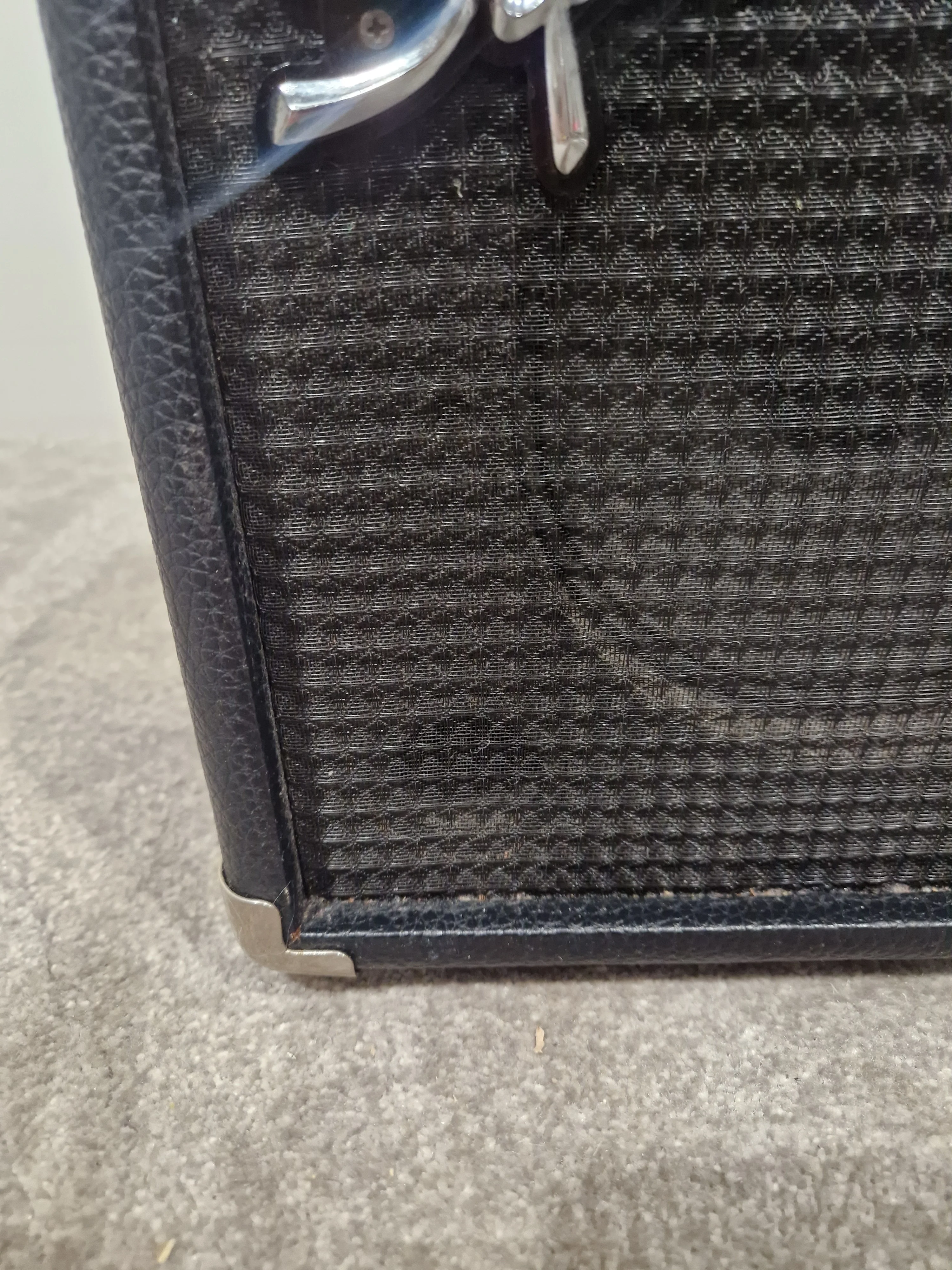 Squier SP-10 Guitar Amplifier - Compact Practice - Very Good - Image 15