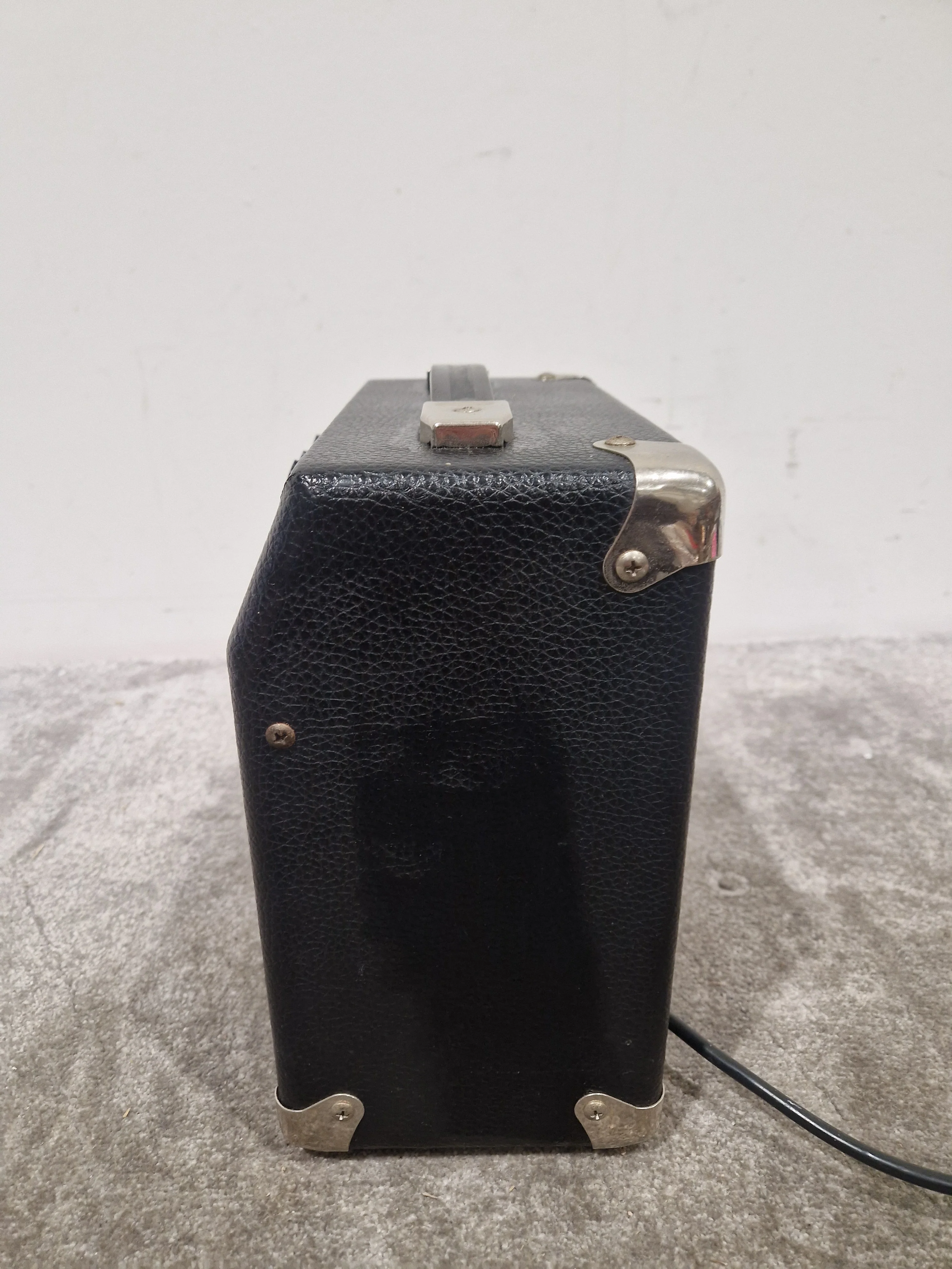 Squier SP-10 Guitar Amplifier - Compact Practice - Very Good - Image 3