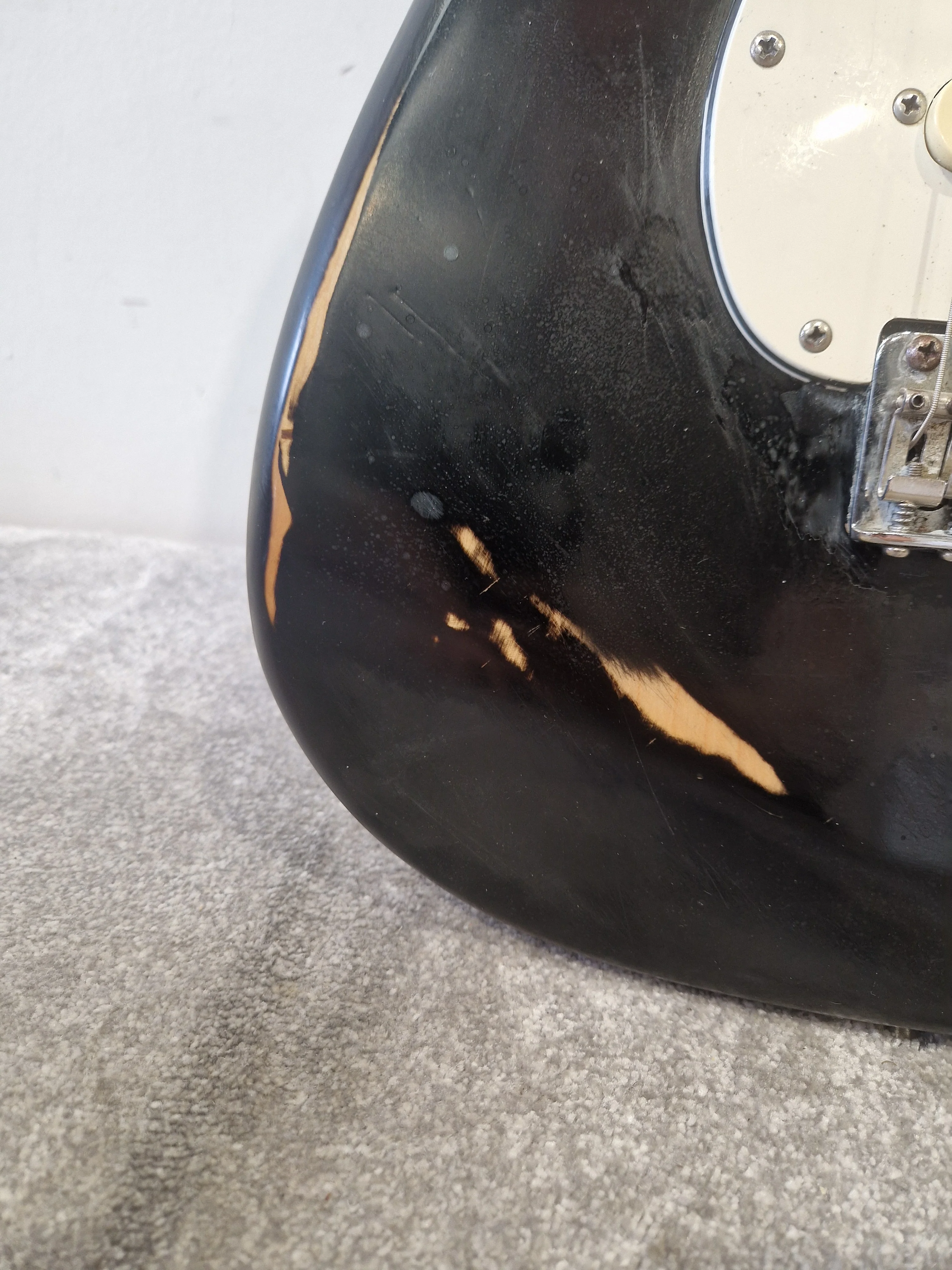 Fender Squier Korean Stratocaster 1987 Electric Guitar  – Naturally Distressed Finish - Good - Image 10