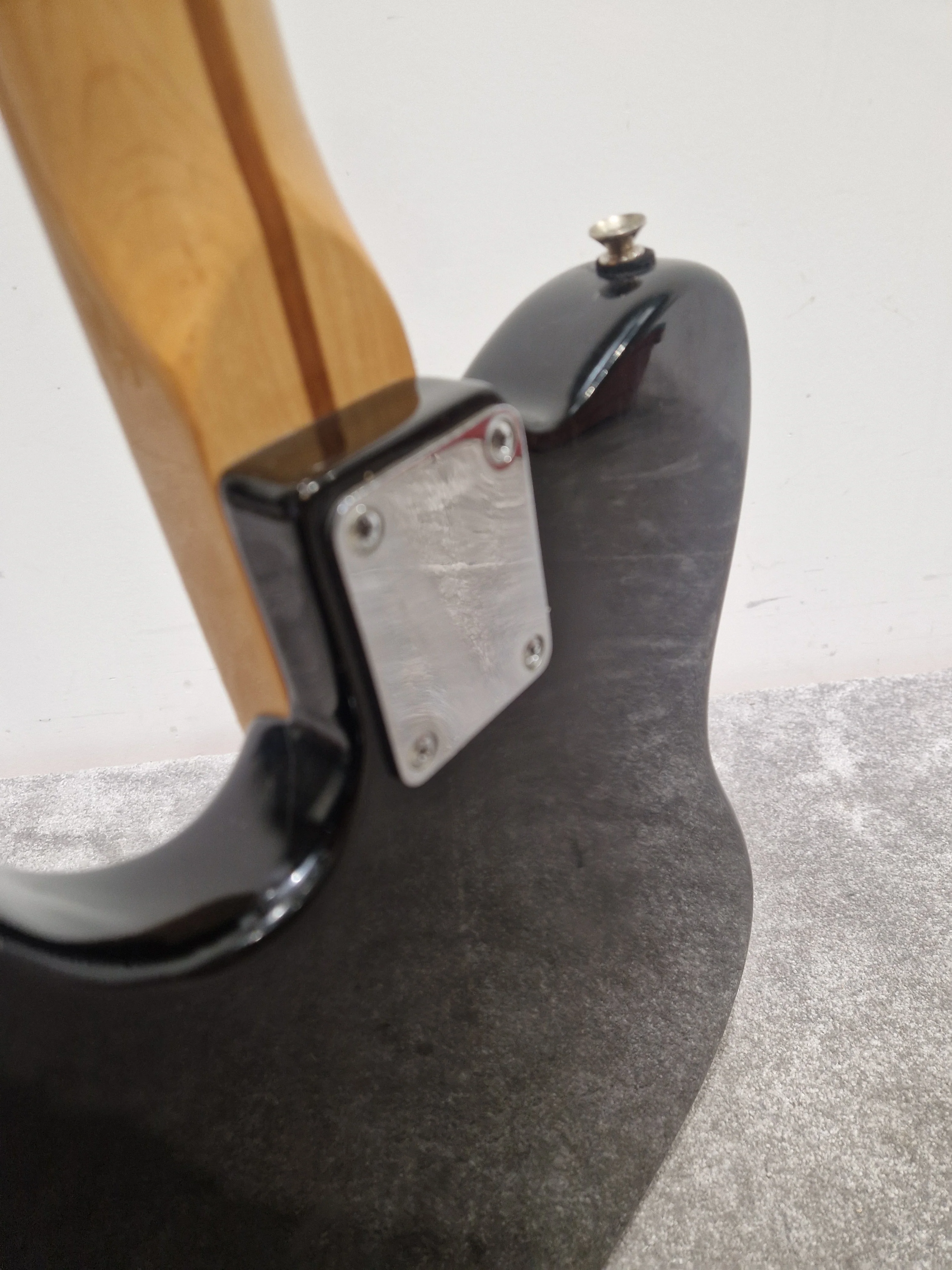 Squier Telecaster M2750208 Black - Classic Tone Electric Guitar - Good w/ Original Box - Image 6