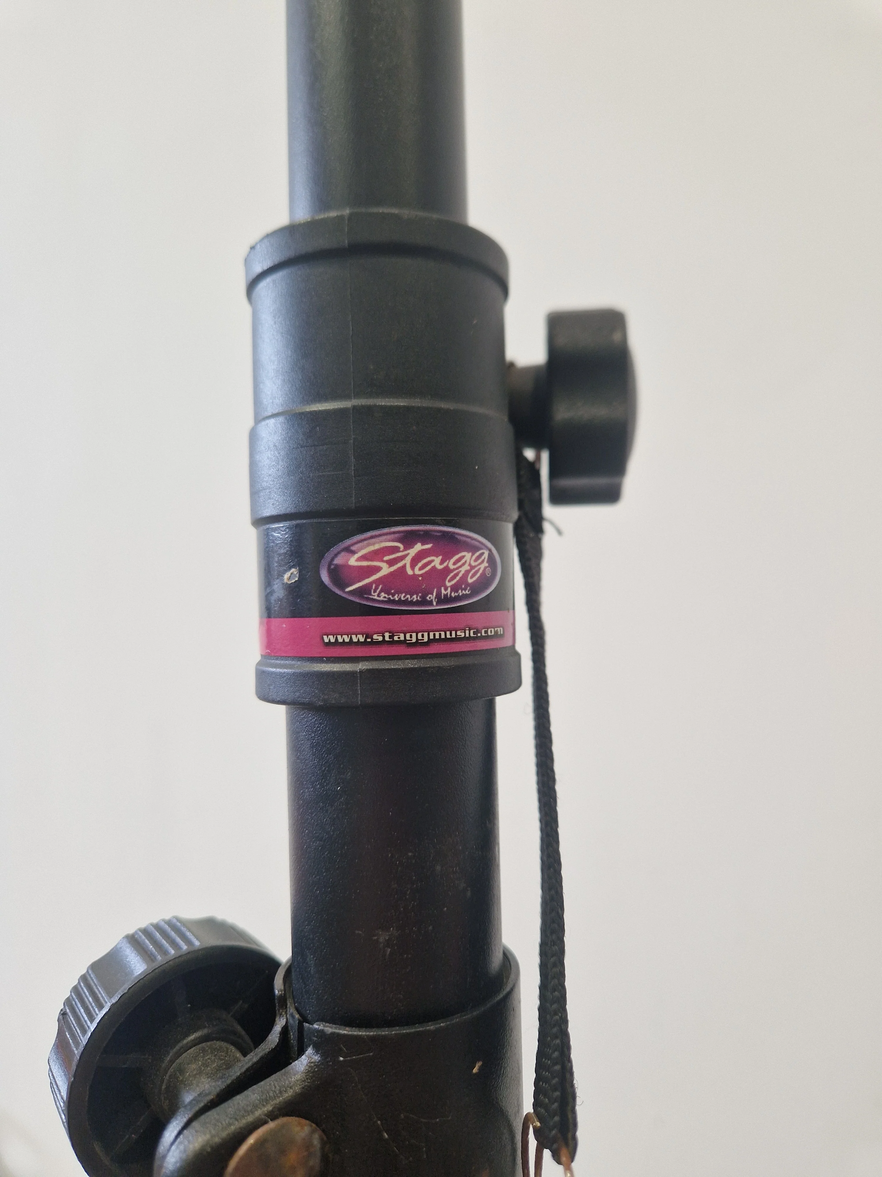 Stagg Speaker Stand Tripod Pair – Adjustable Height – Good - Image 8
