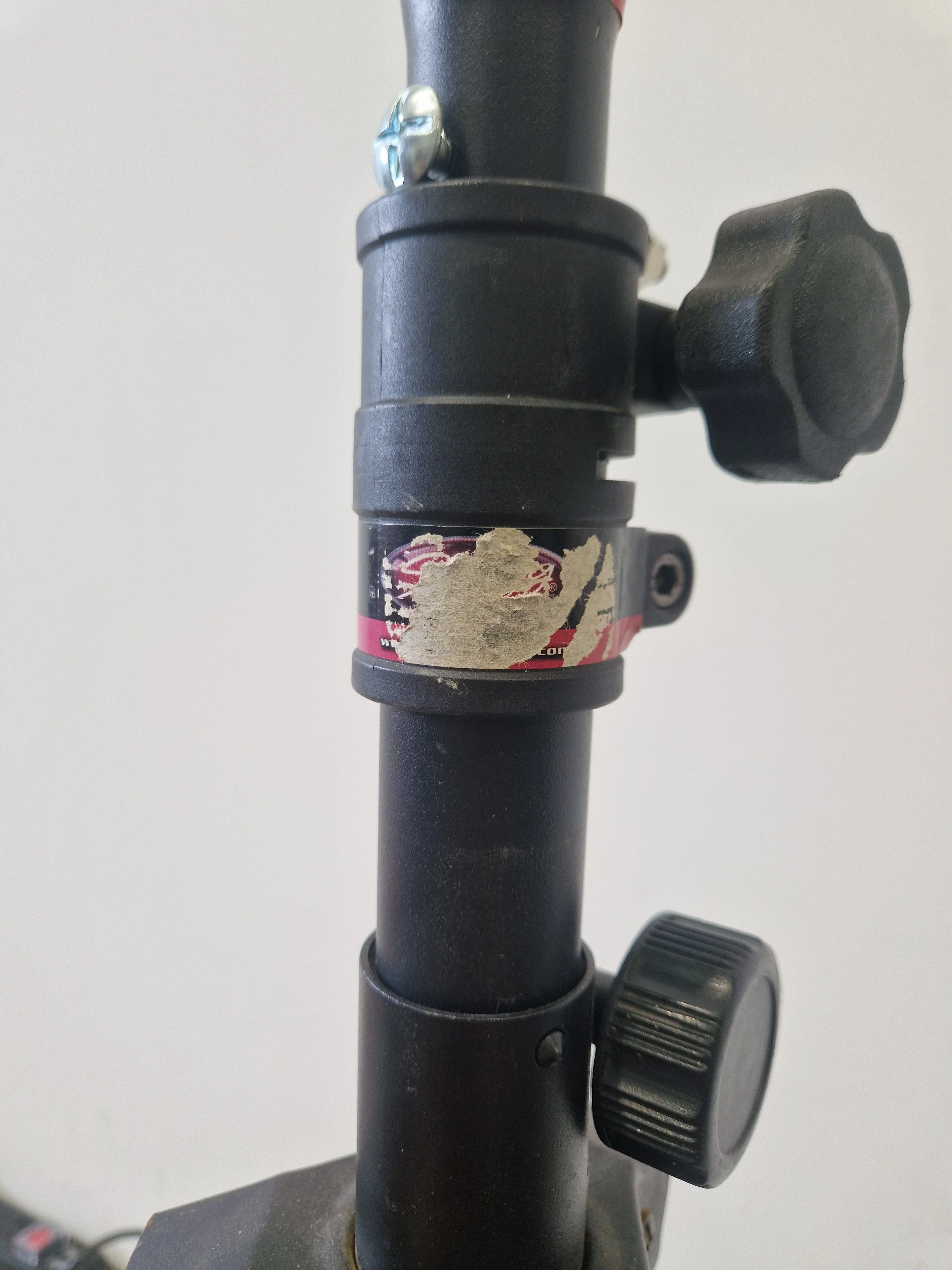 Stagg Speaker Stand Tripod Pair – Adjustable Height – Good - Image 9