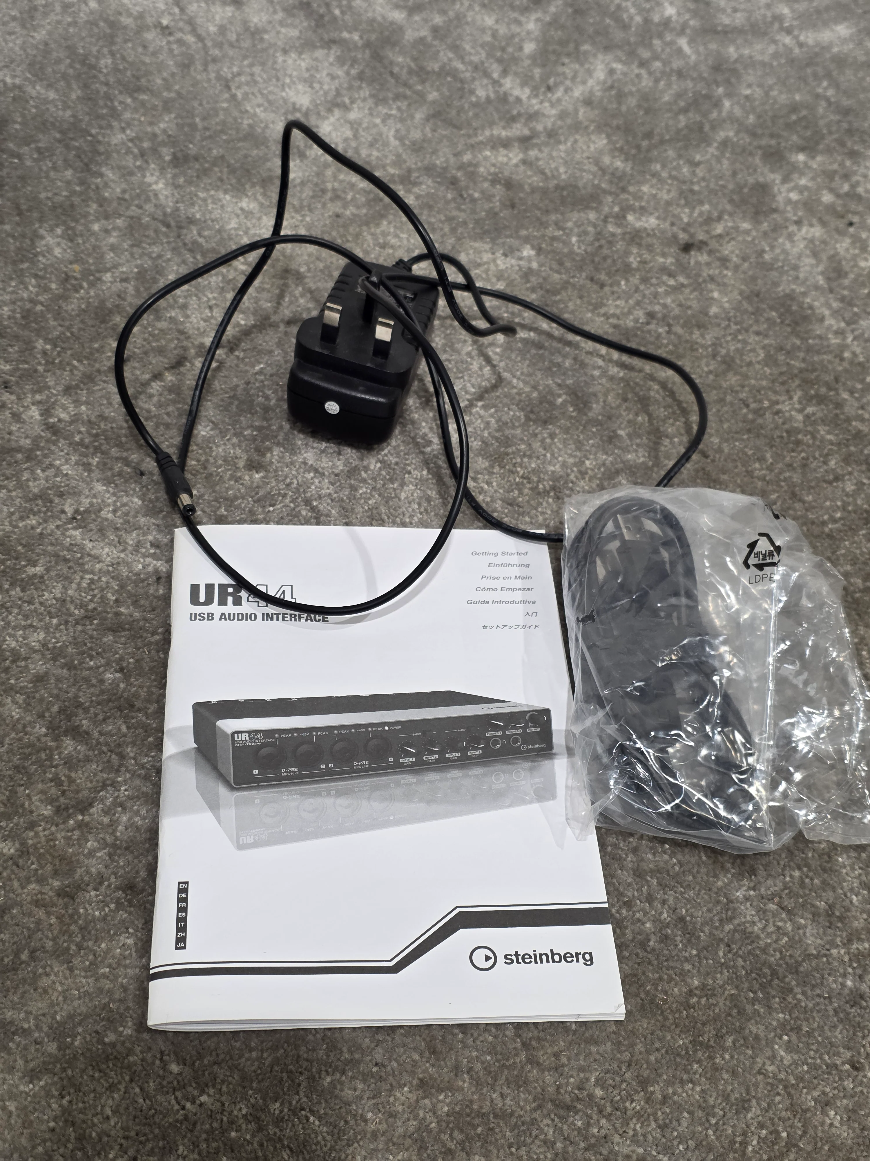 Steinberg UR44 - USB Audio Interface - Black - Excellent w/ Original Box, Manuals & Cables - Image 5