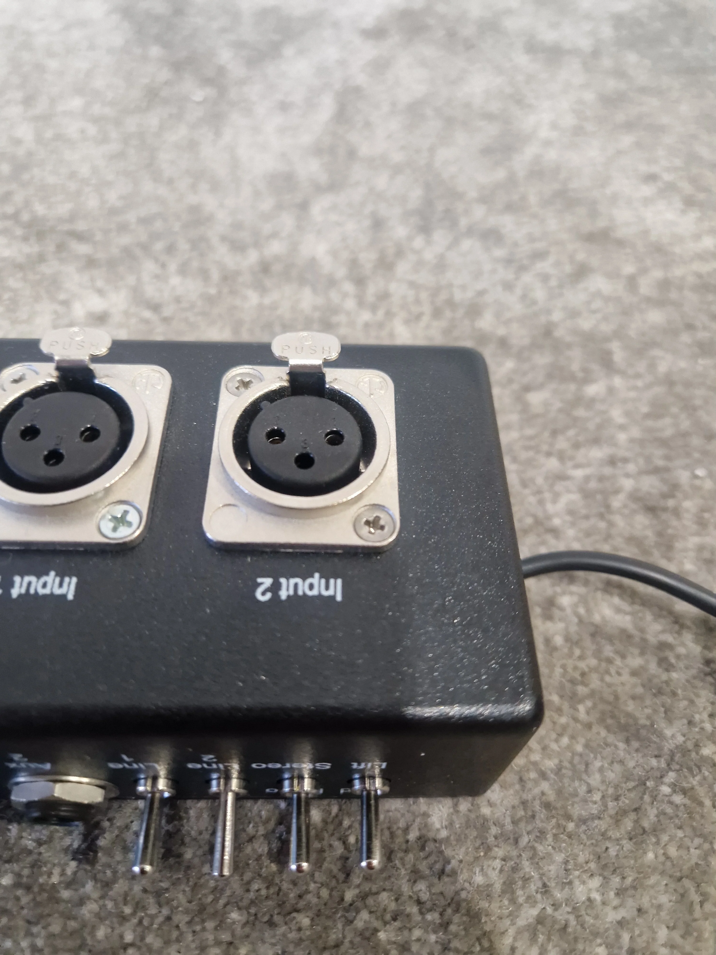 Studio 1 XLR-BP Professional - Audio Breakout Box - Black - Excellent - Image 4