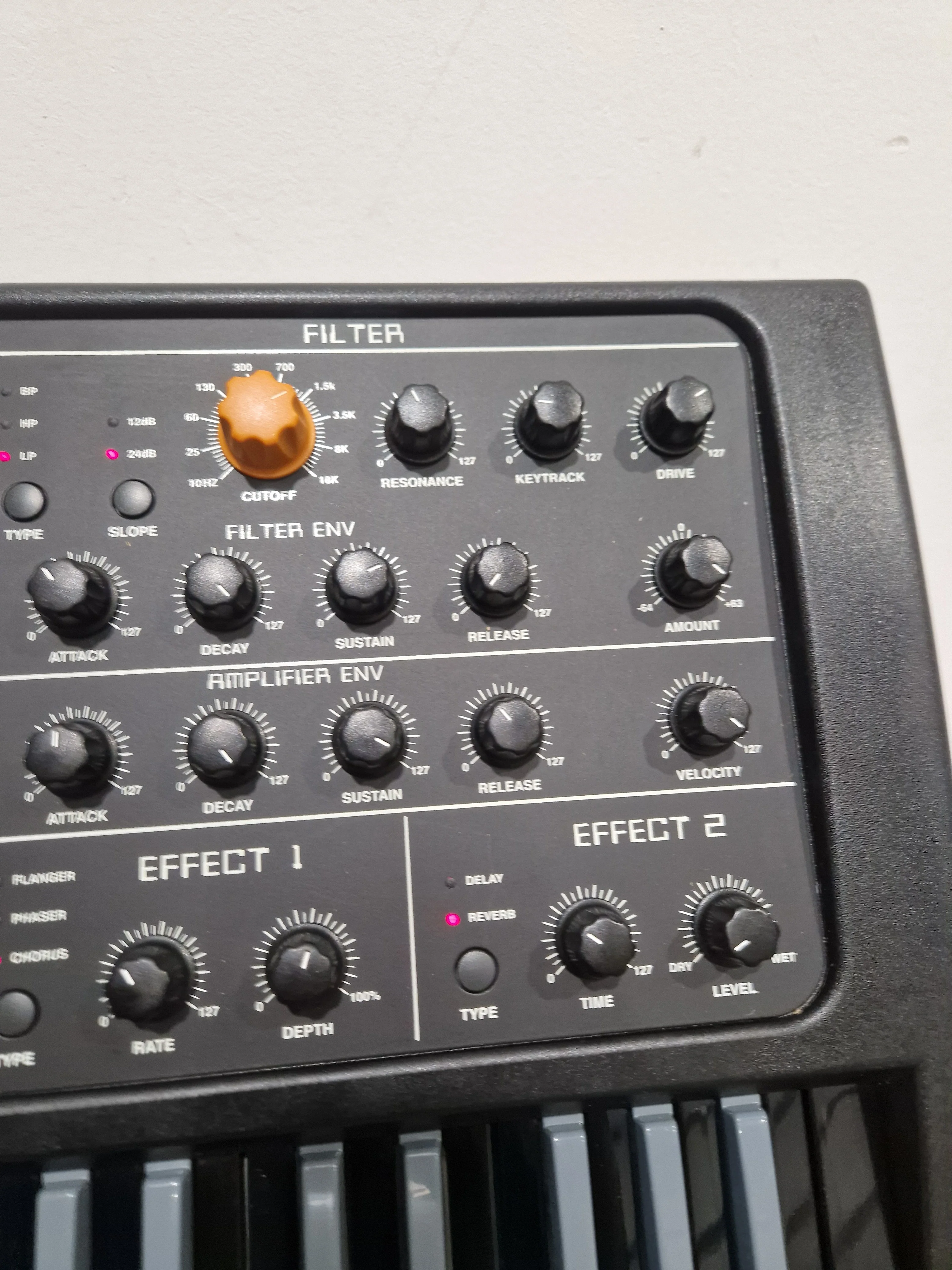 Studiologic Sledge - Synthesizer - Orange/Black - Excellent w/ Power cable - Image 11