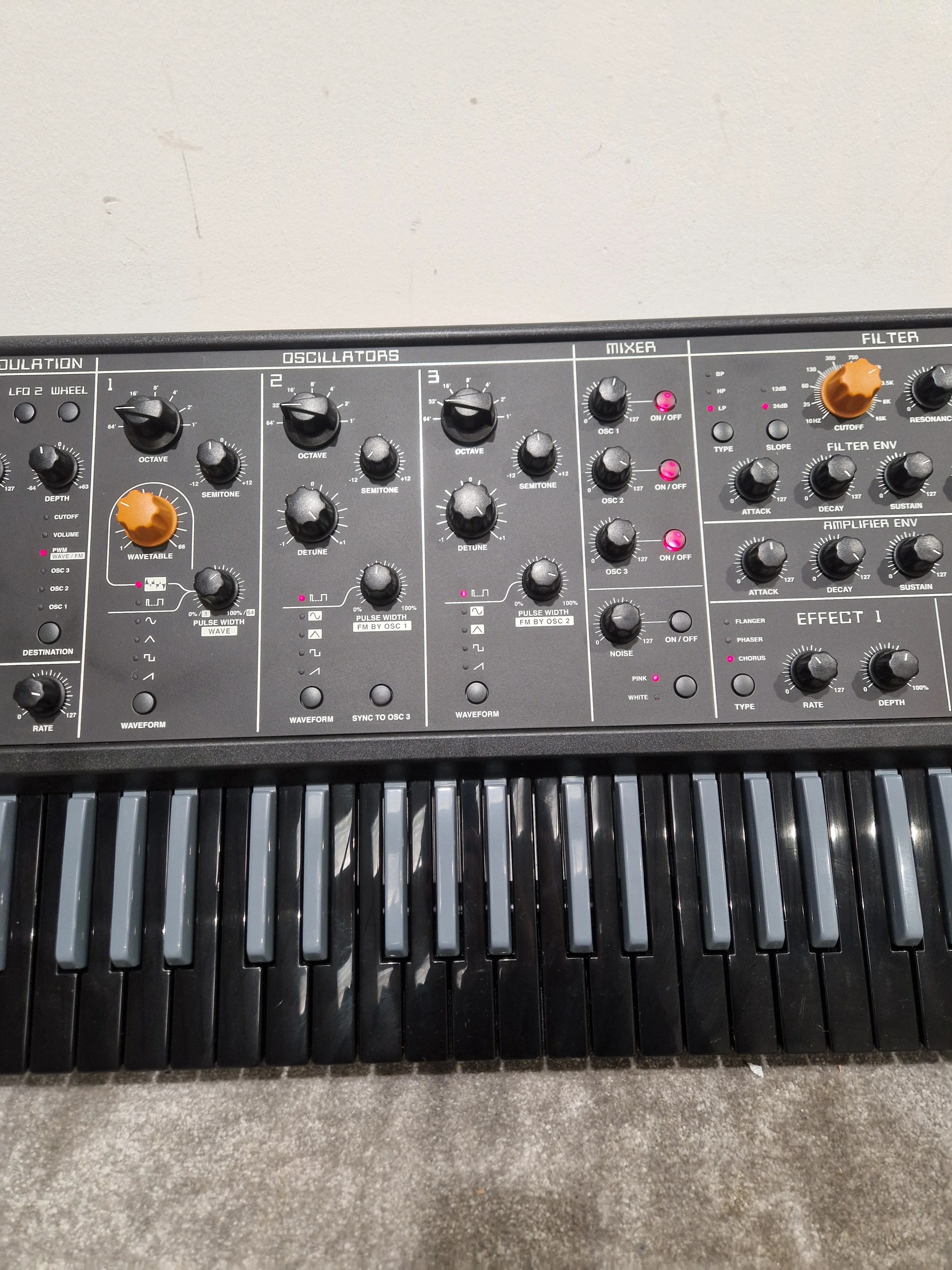 Studiologic Sledge - Synthesizer - Orange/Black - Excellent w/ Power cable - Image 13