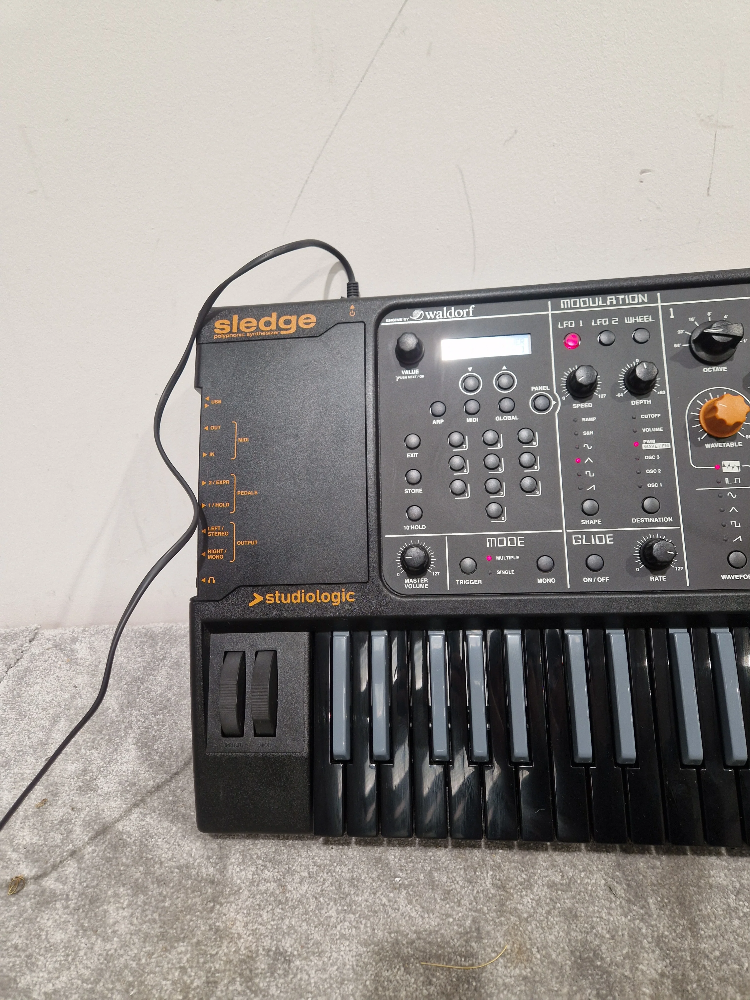 Studiologic Sledge - Synthesizer - Orange/Black - Excellent w/ Power cable - Image 15
