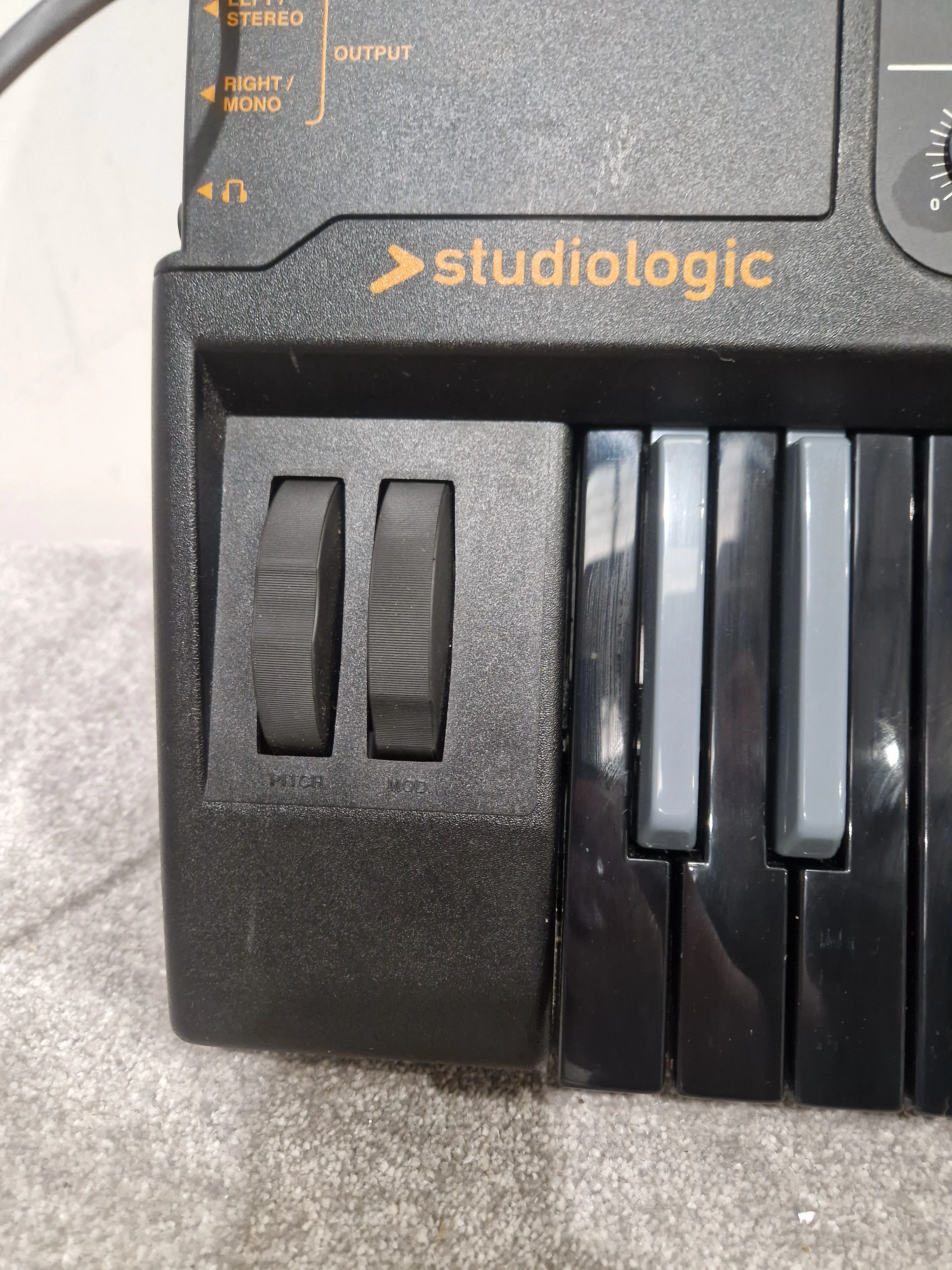Studiologic Sledge - Synthesizer - Orange/Black - Excellent w/ Power cable - Image 16