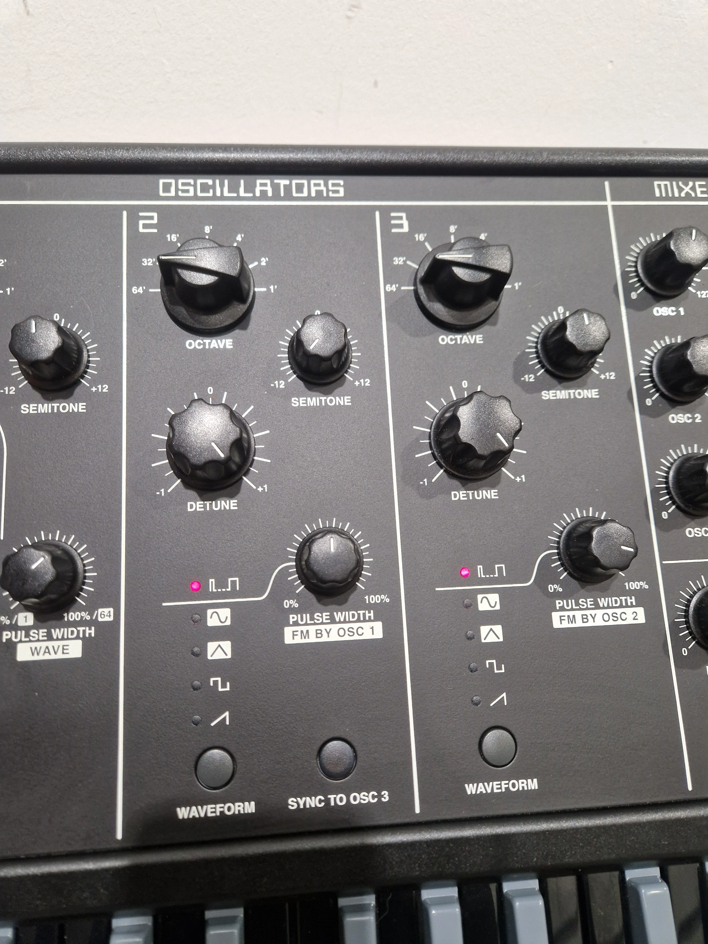 Studiologic Sledge - Synthesizer - Orange/Black - Excellent w/ Power cable - Image 18