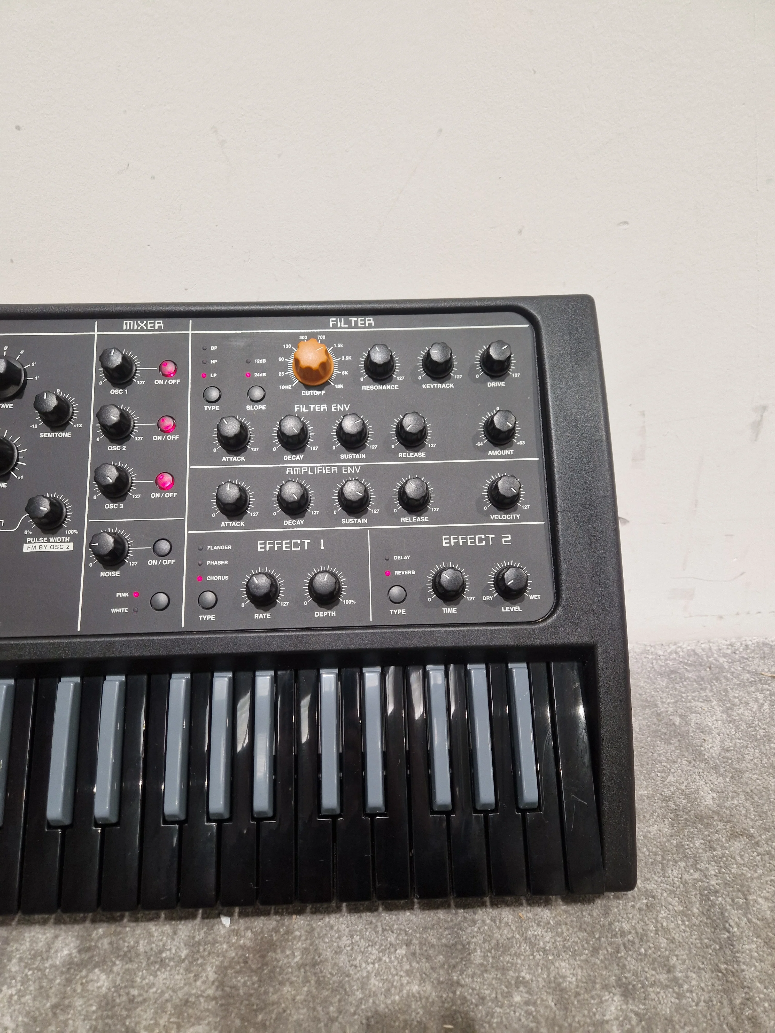 Studiologic Sledge - Synthesizer - Orange/Black - Excellent w/ Power cable - Image 6