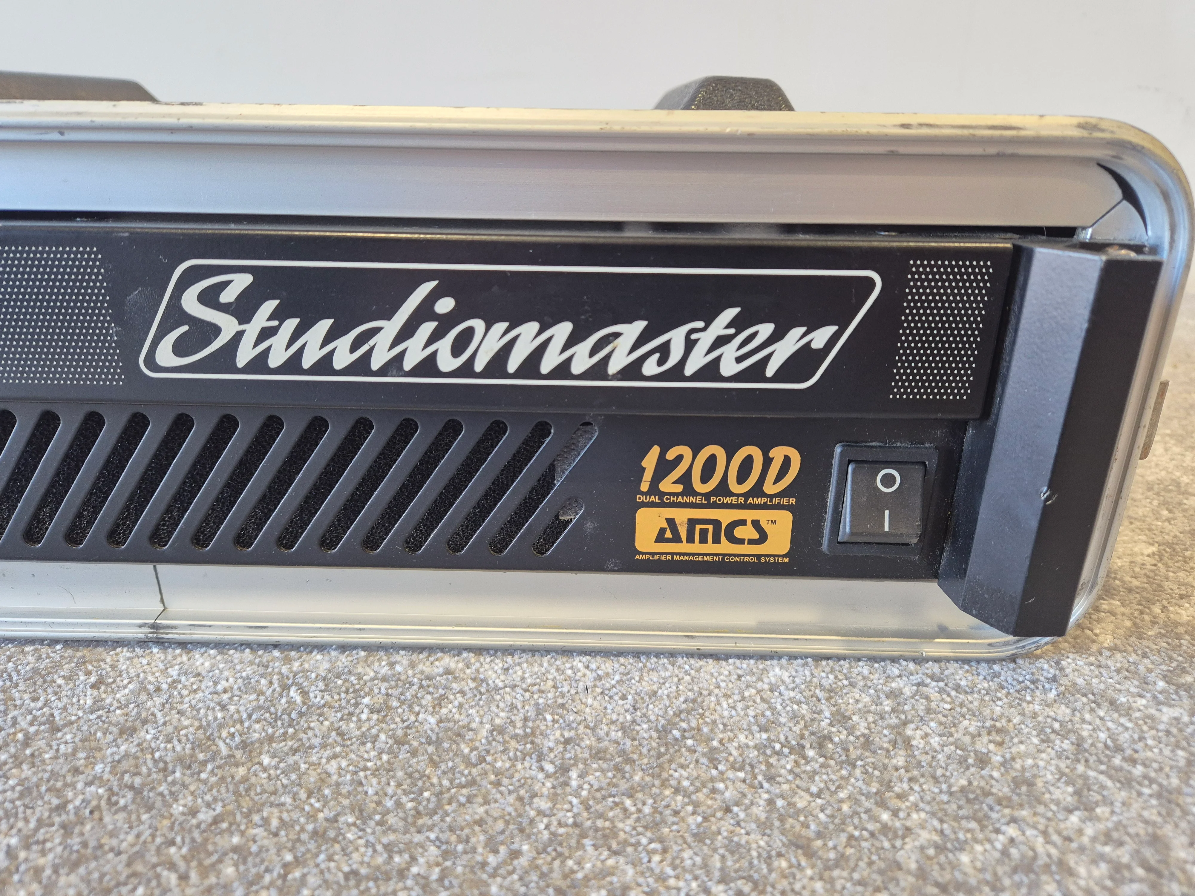 Studiomaster 1200D Power Amplifier - Live Sound and Studio Amplifier w/ Flight Case - Image 2