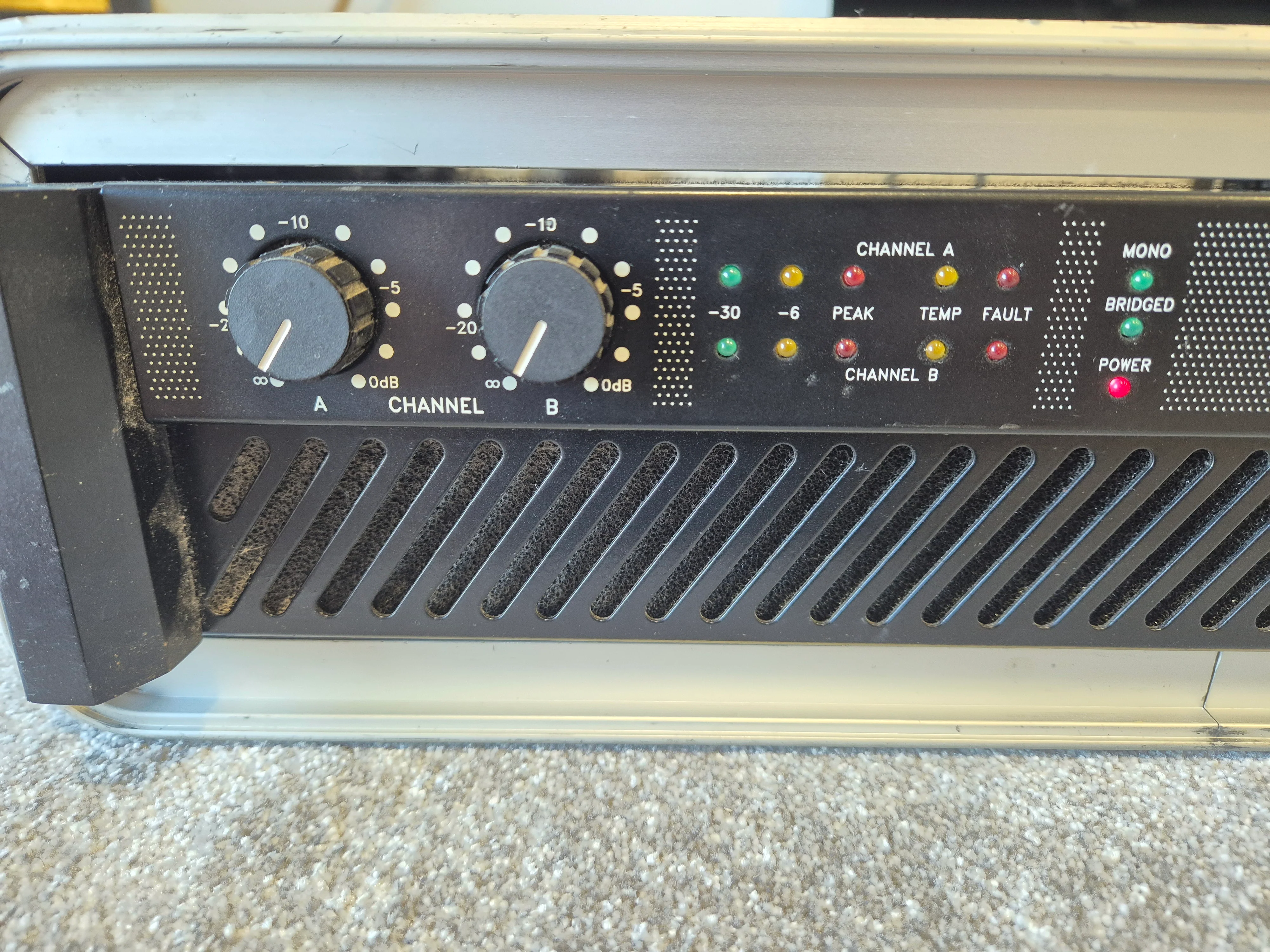 Studiomaster 1200D Power Amplifier - Live Sound and Studio Amplifier w/ Flight Case - Image 3