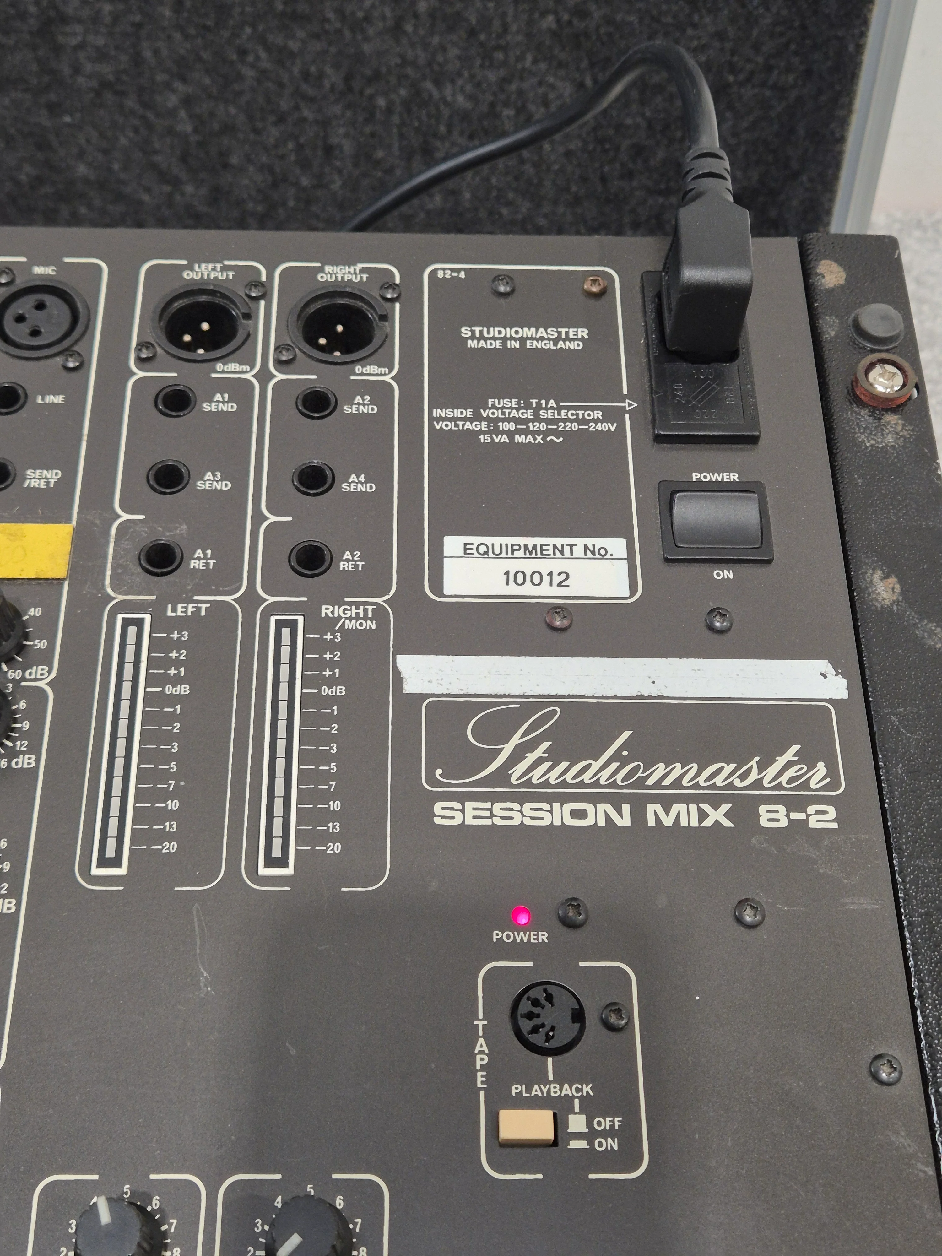 Studiomaster Session Mix 8-2 Mixer Audio Mixer - 8 Channels, Compact Design - Very Good w/ Power Supply & RoadReady Flight Case - Image 3