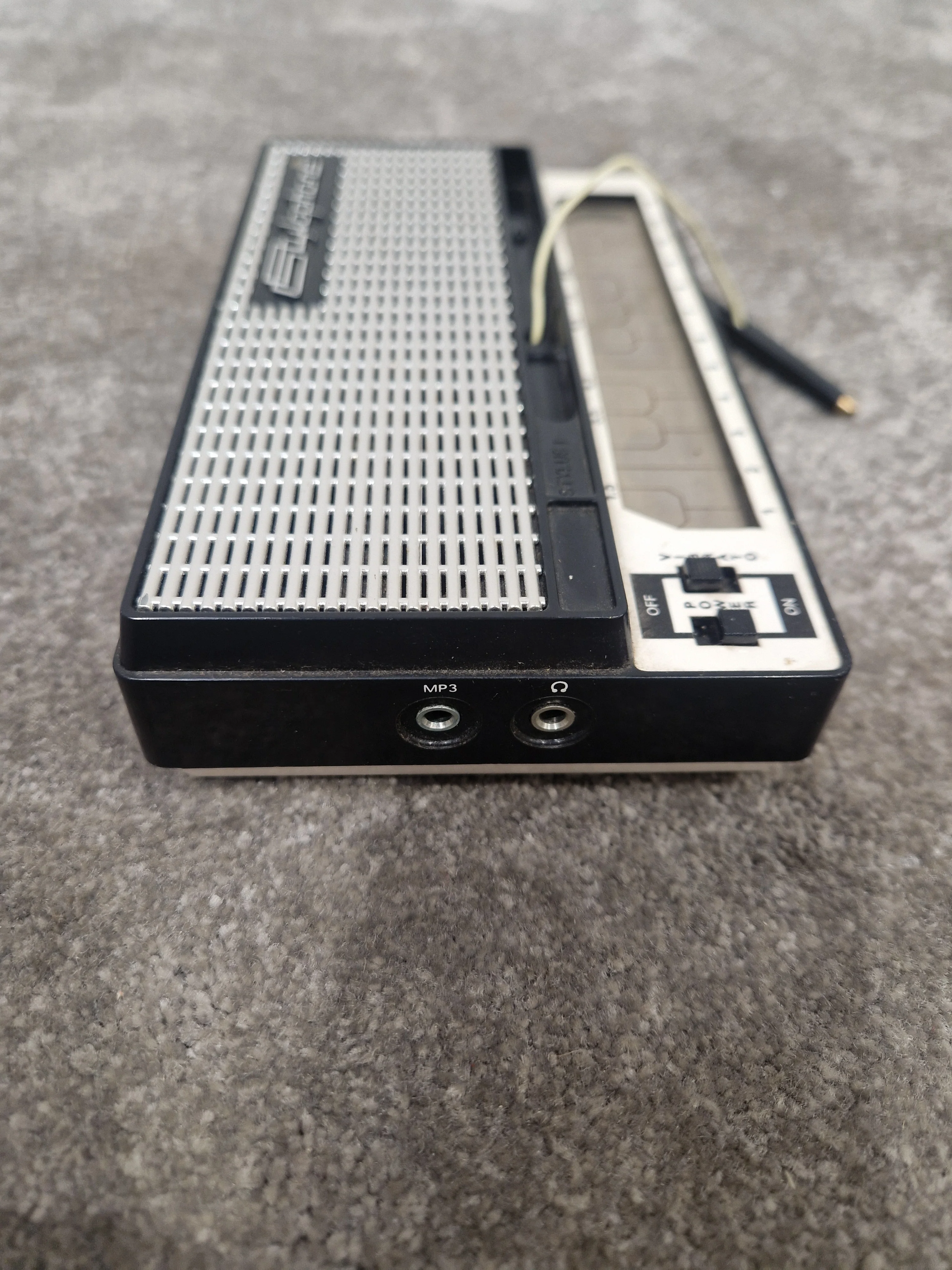 Stylophone The Original Pocket Electronic Organ Keyboard - Retro Design, Portable - Spares or Repair - Image 10