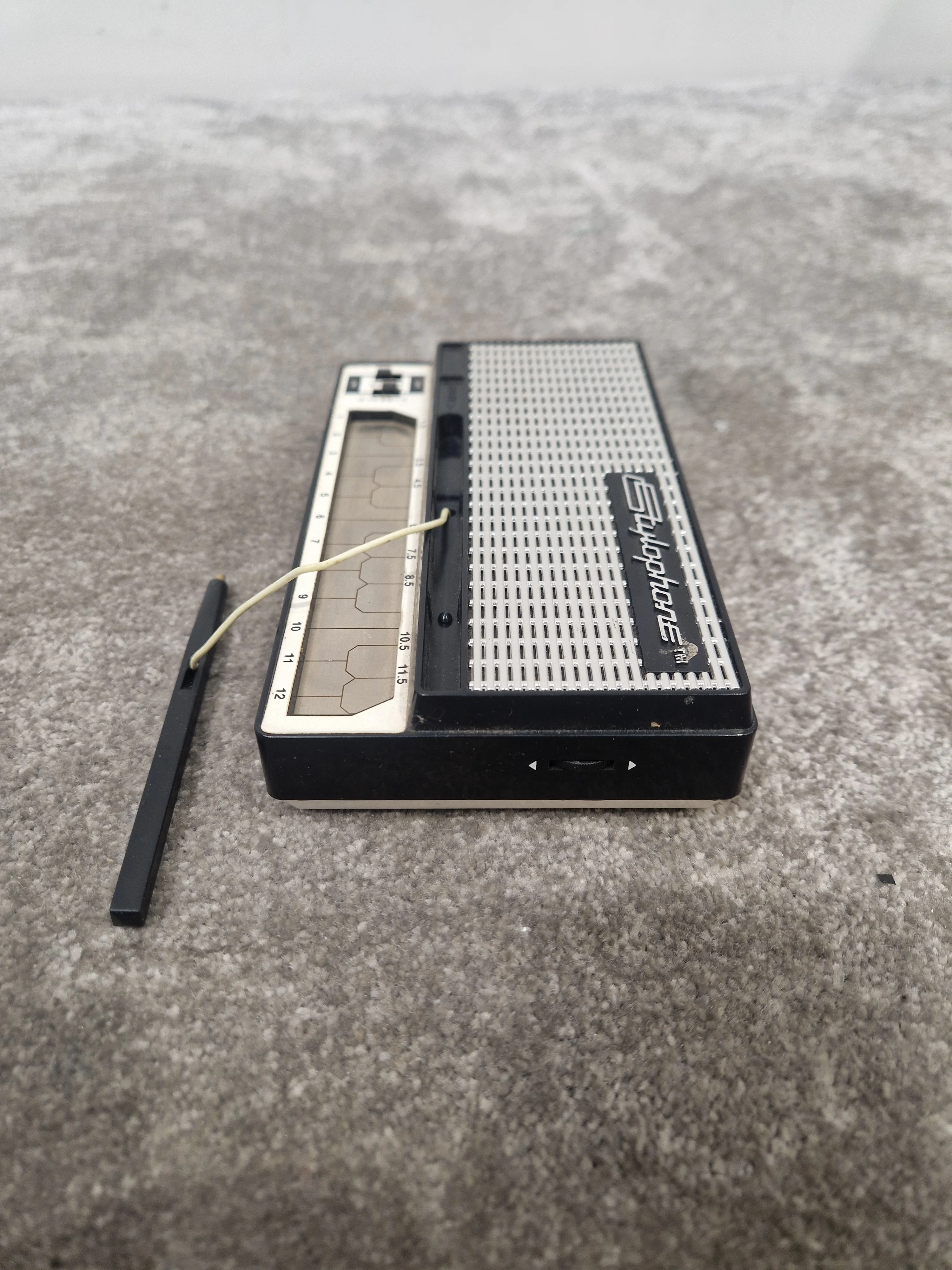 Stylophone The Original Pocket Electronic Organ Keyboard - Retro Design, Portable - Spares or Repair - Image 2