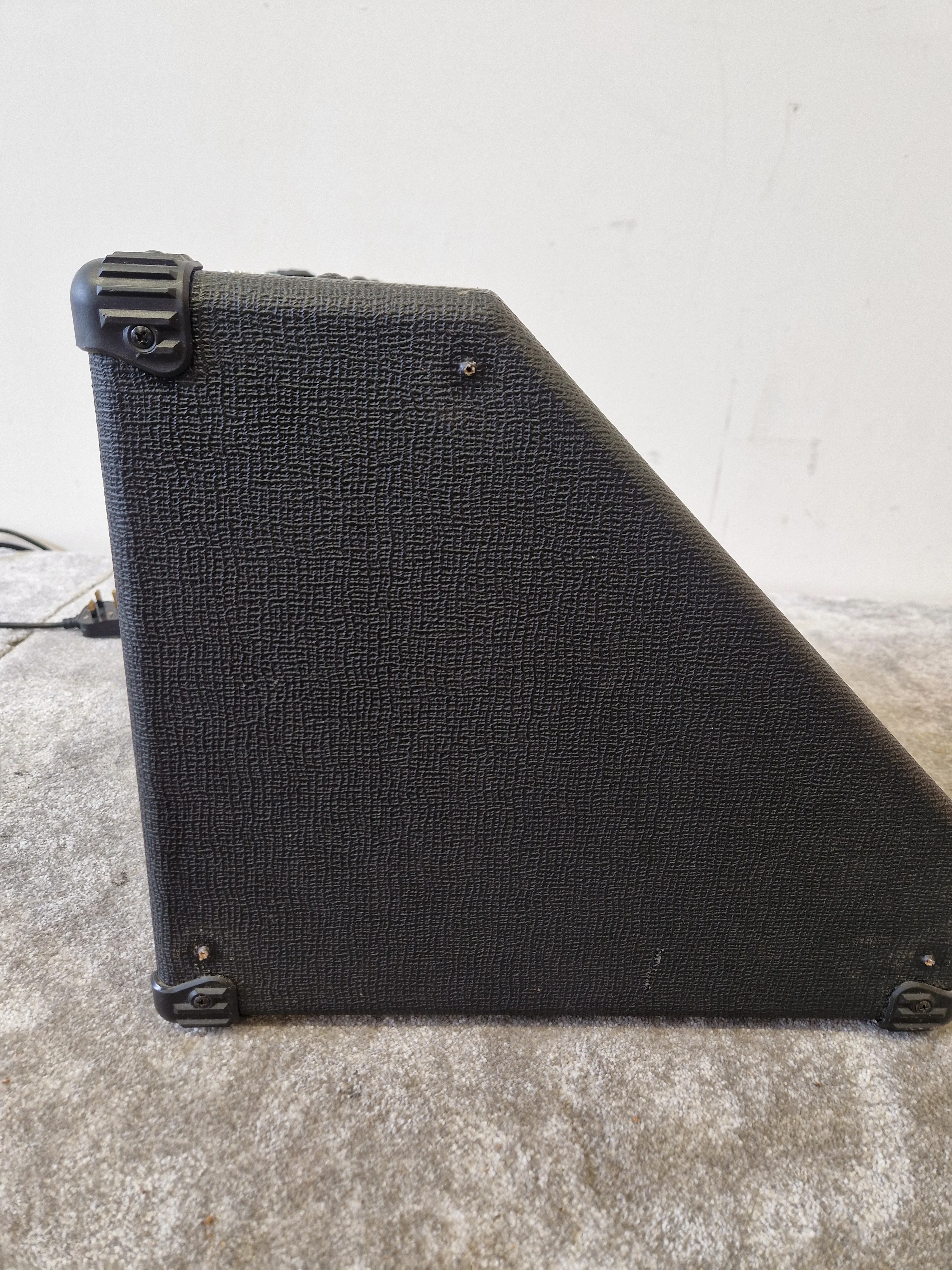 SubZero DR-30 Drum Amplifier – Compact Stage Monitor – Very Good - Image 3