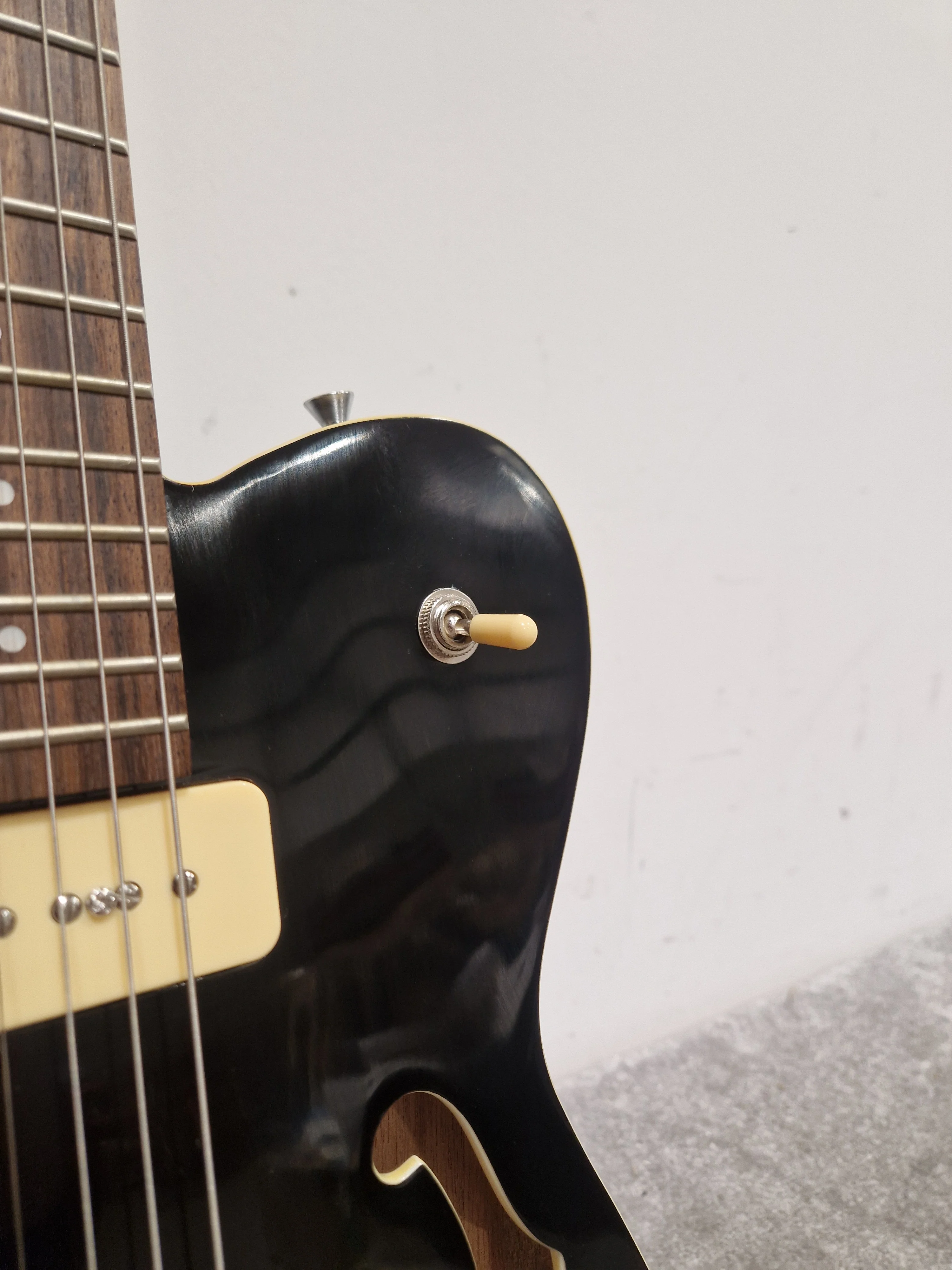 SubZero PARADIGMSH - Left-Handed Electric Guitar - Black - Excellent - Image 4