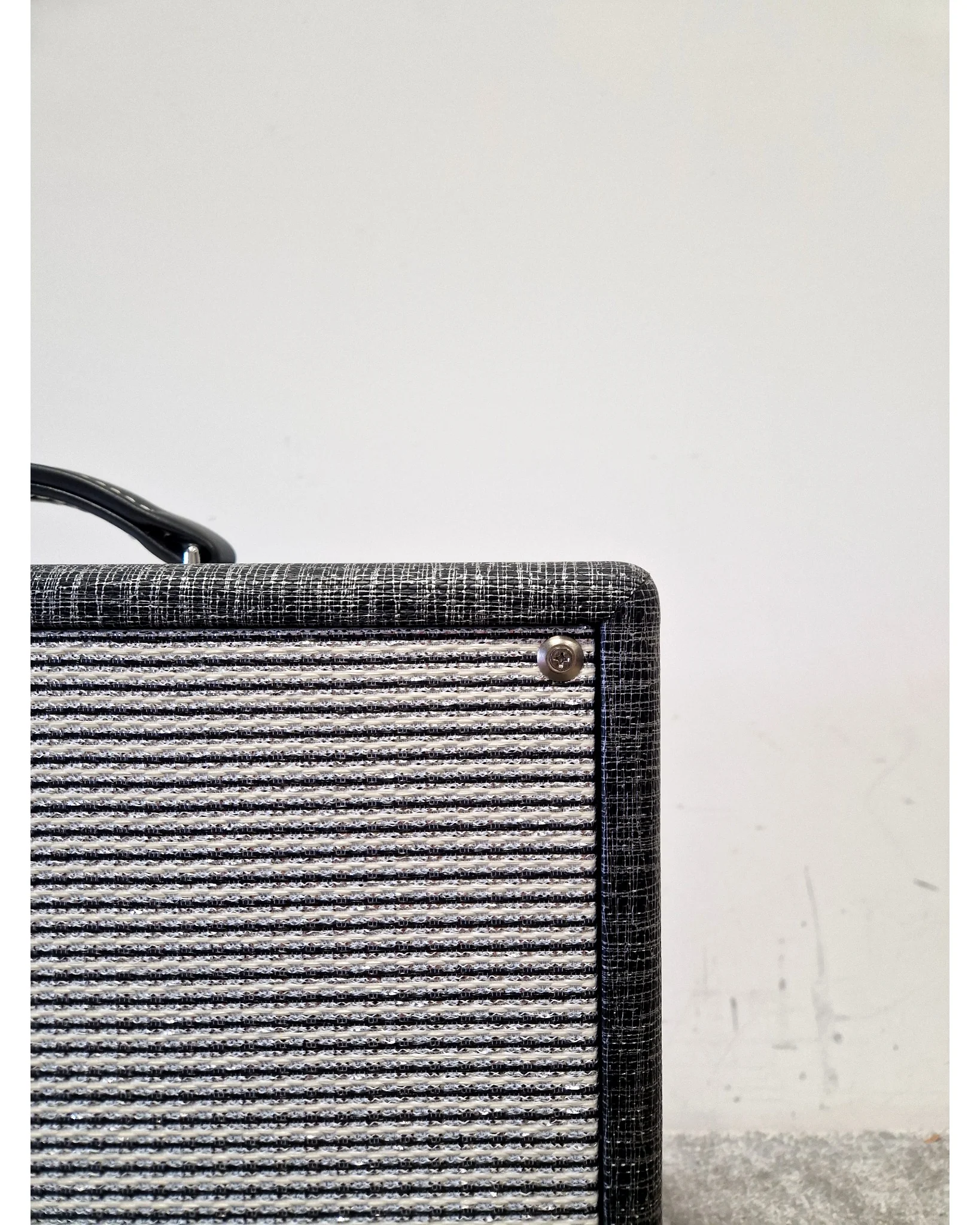 Supro Black Magick 1695TJ - Amplifier - Combo - Excellent - Image 10