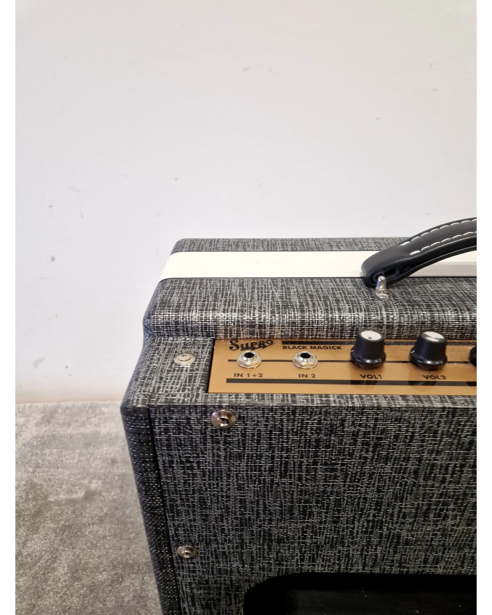 Supro Black Magick 1695TJ - Amplifier - Combo - Excellent - Image 3