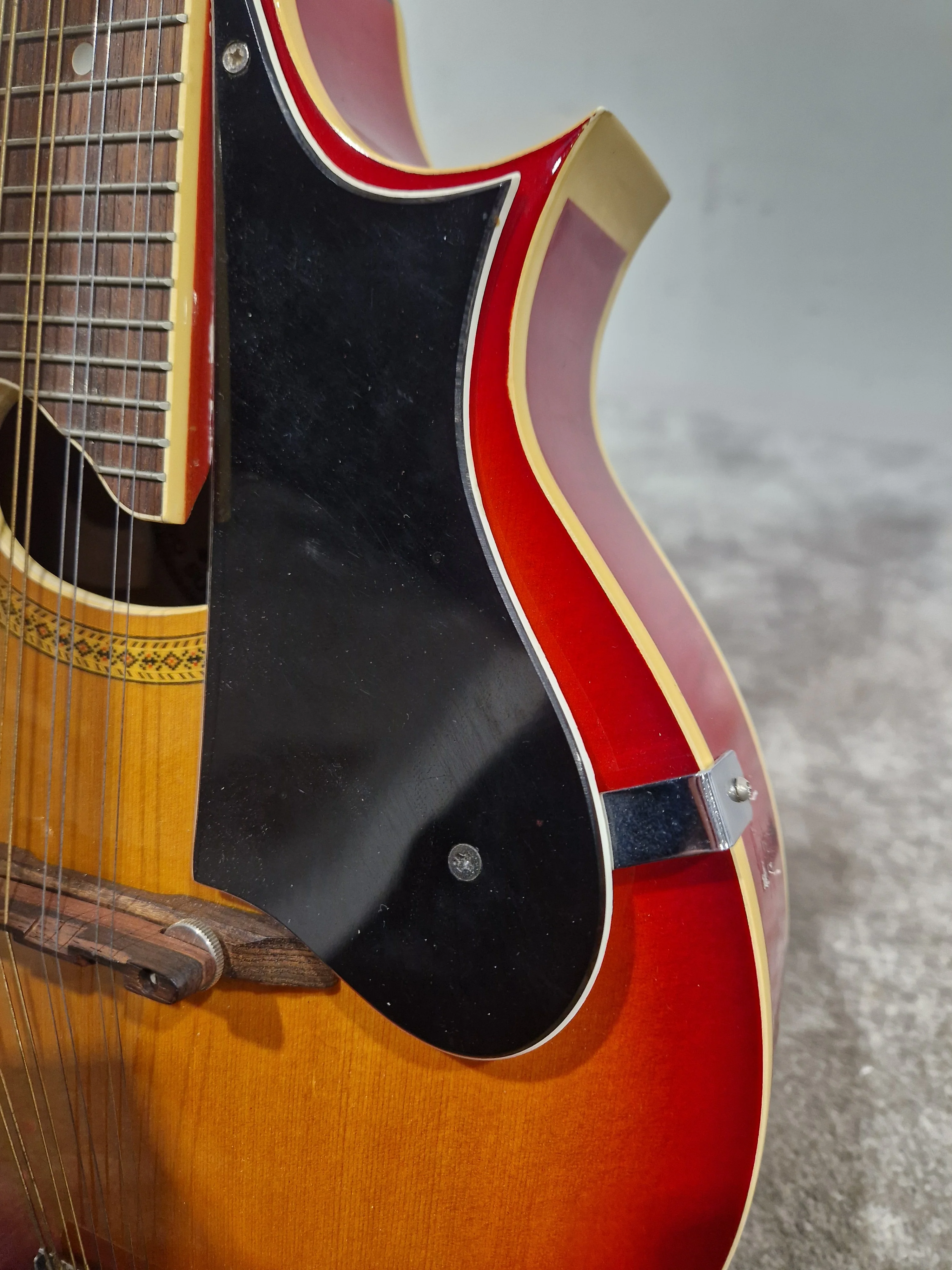 Suzuki MF-300 - Mandolin - Sunburst - Excellent - Image 4