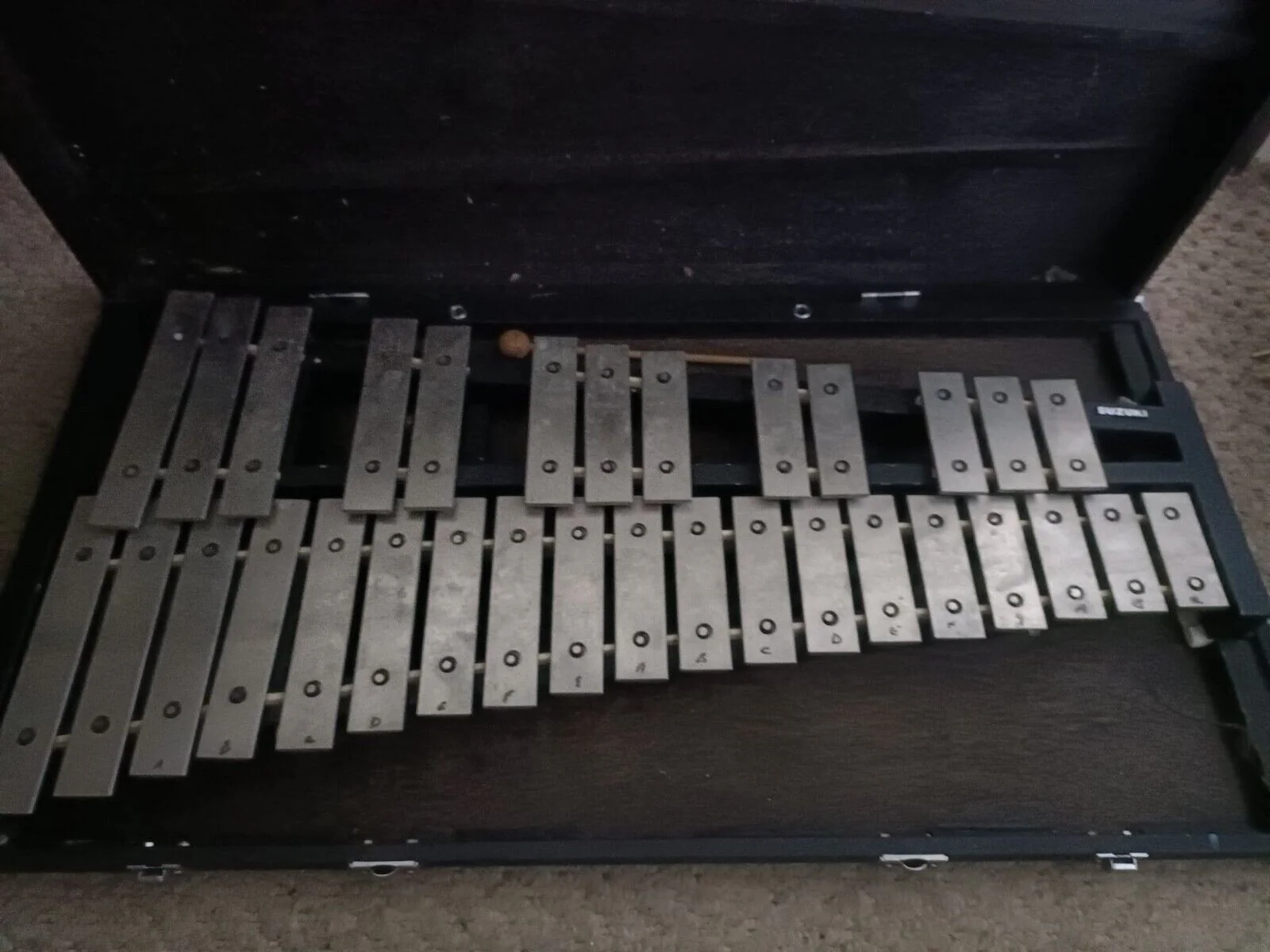 Suzuki SG3200 Glockenspiel - Black and Chrome - With Hard Case - Image 2