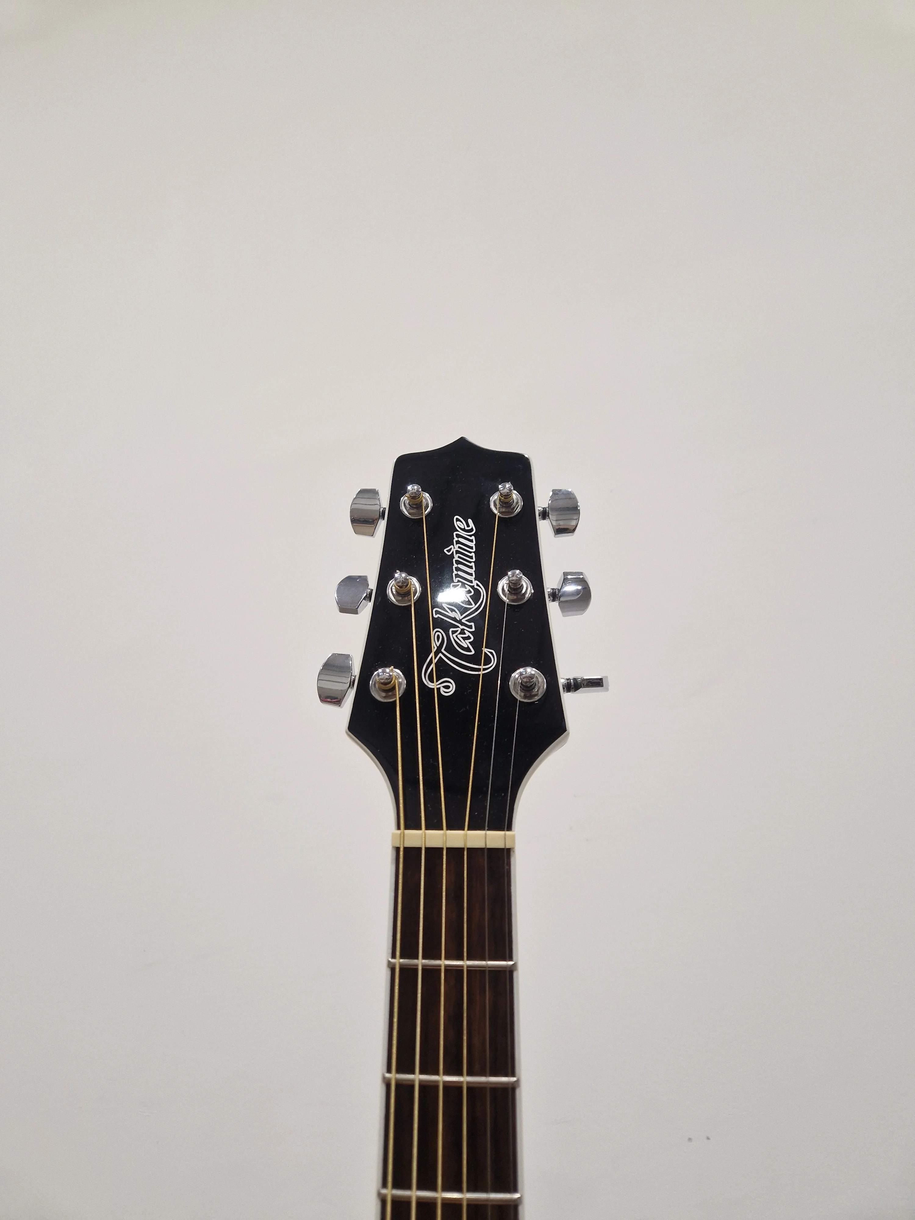 Takamine Gd34ce-Blk - Dreadnought Cutaway Acoustic-Electric - Excellent w/ Original Box & Soft Case - Image 3