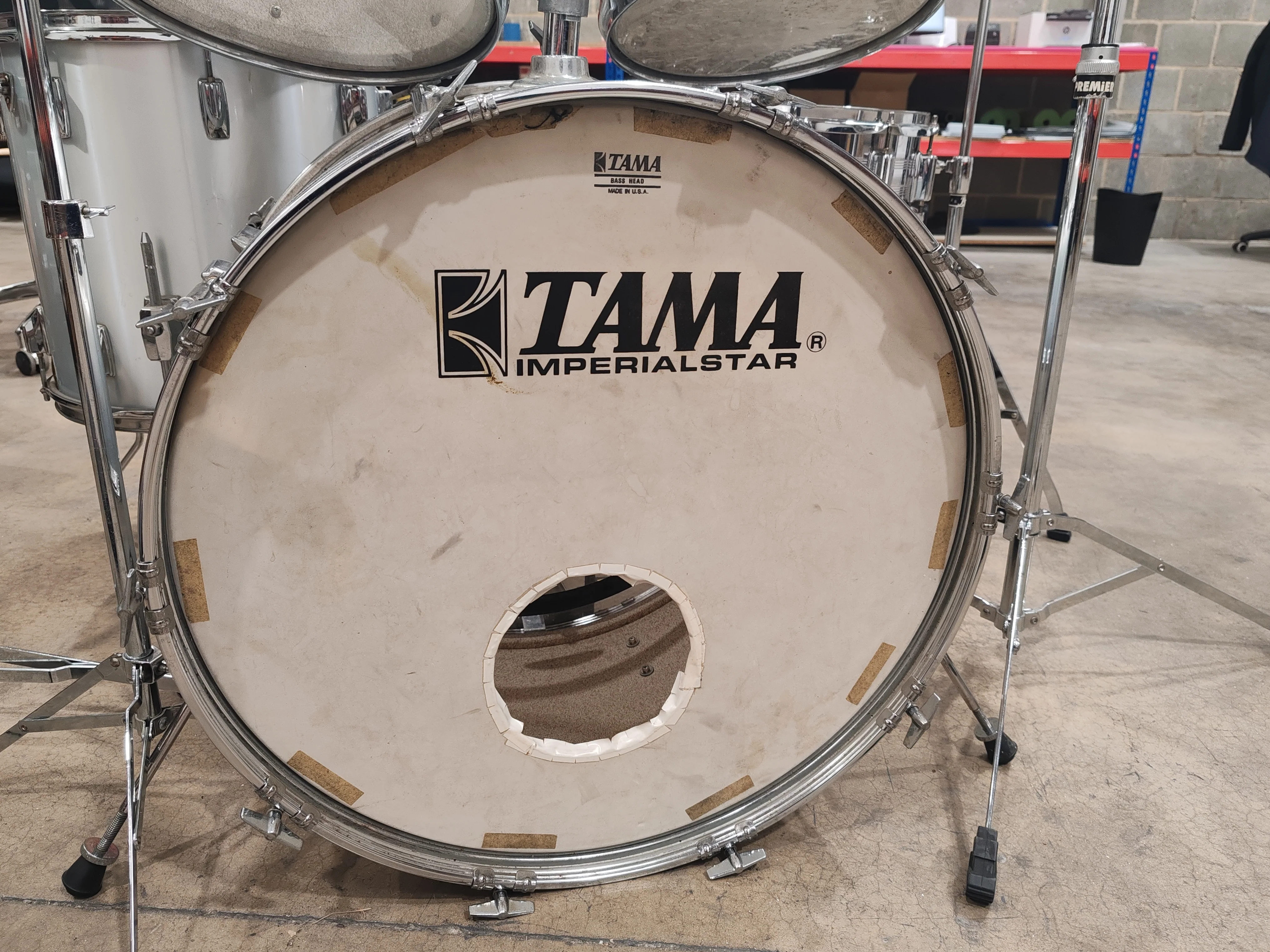 Tama Imperialstar 5 Piece Drumkit with 4 Piece Cymbal Set and Cowbell - Silver - Image 3