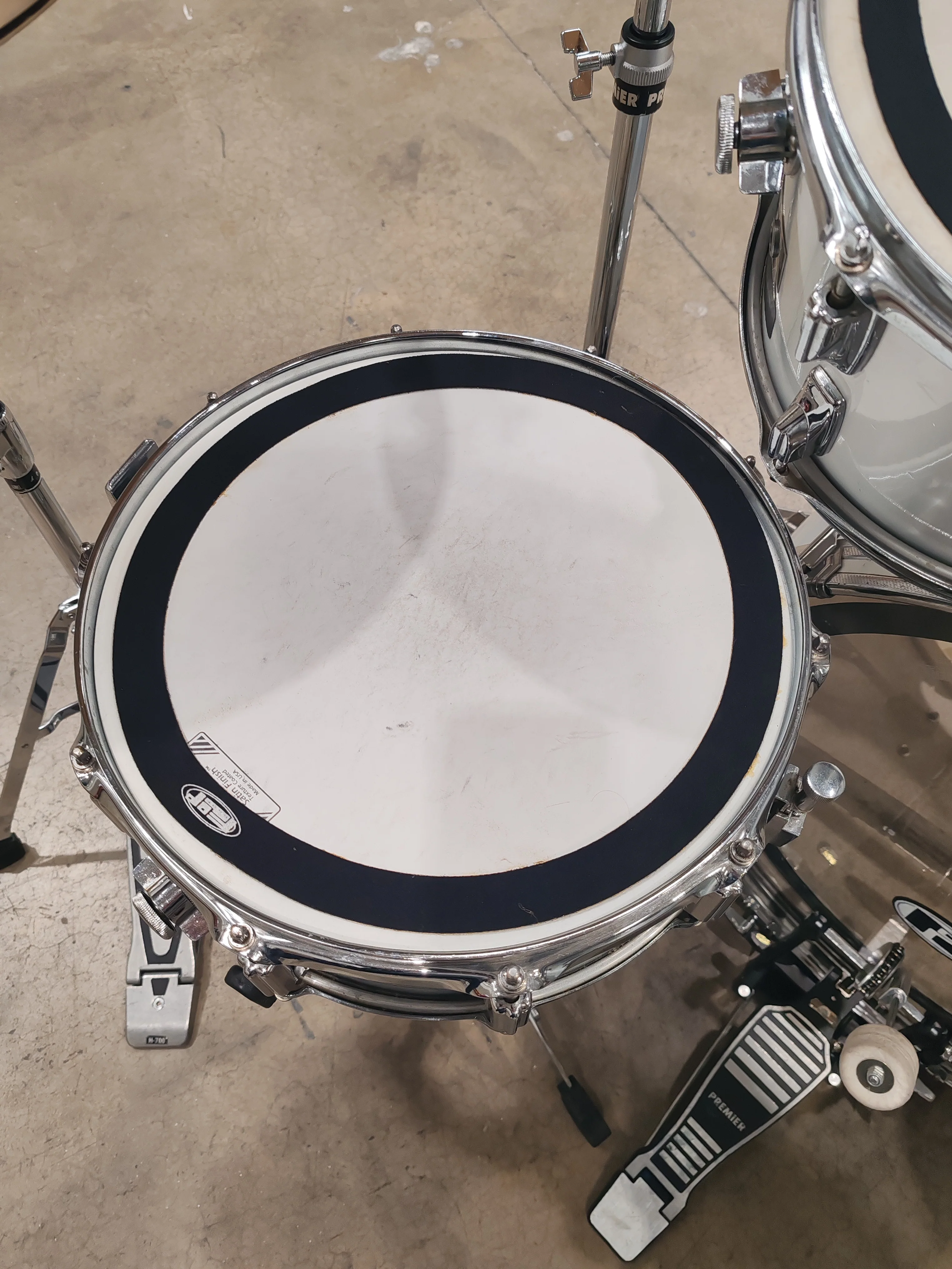 Tama Imperialstar 5 Piece Drumkit with 4 Piece Cymbal Set and Cowbell - Silver - Image 7
