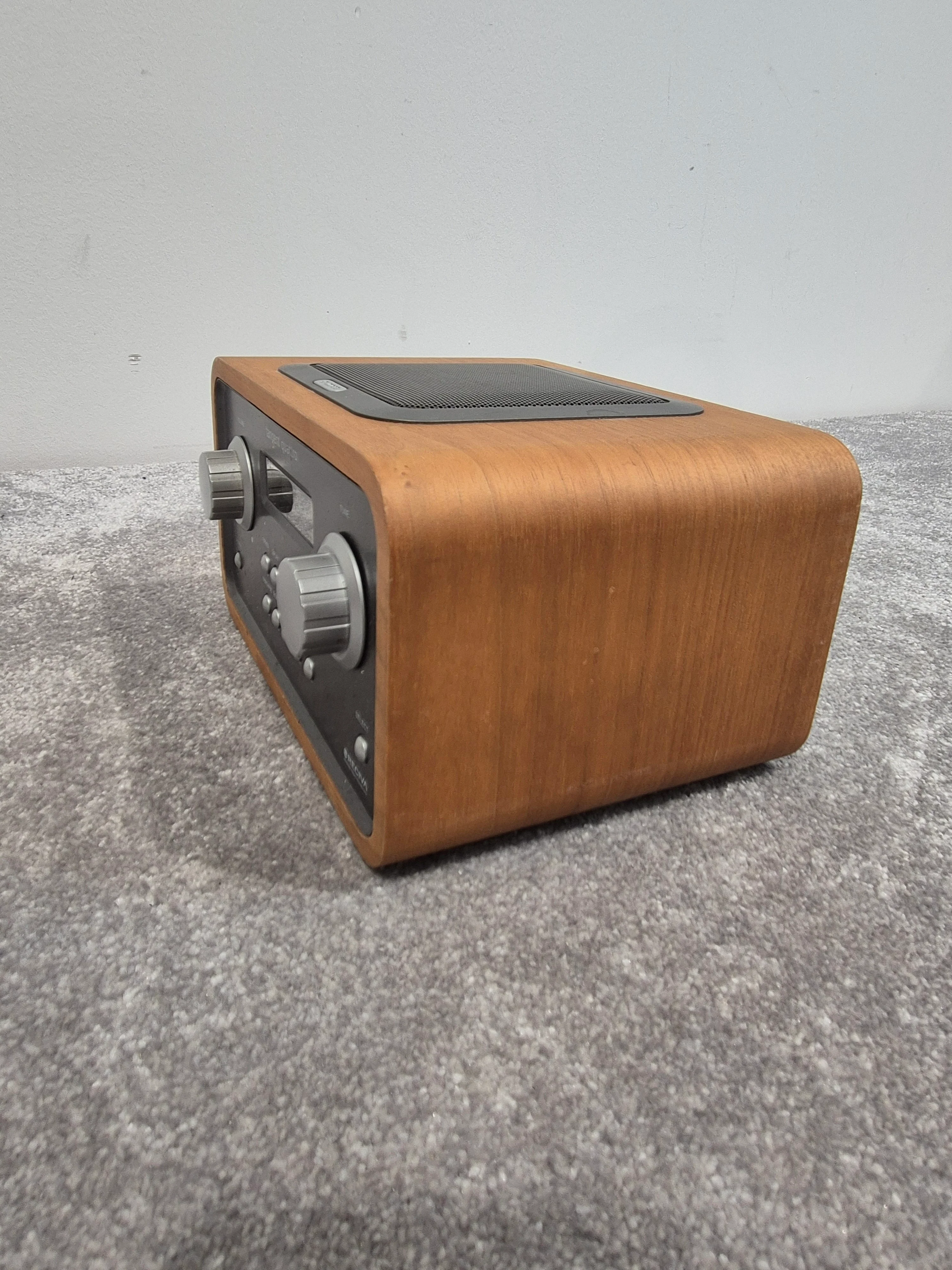 Tangent Quattro MK2 Internet Radio - Retro Design - Excellent w/ Power Supply - Image 7
