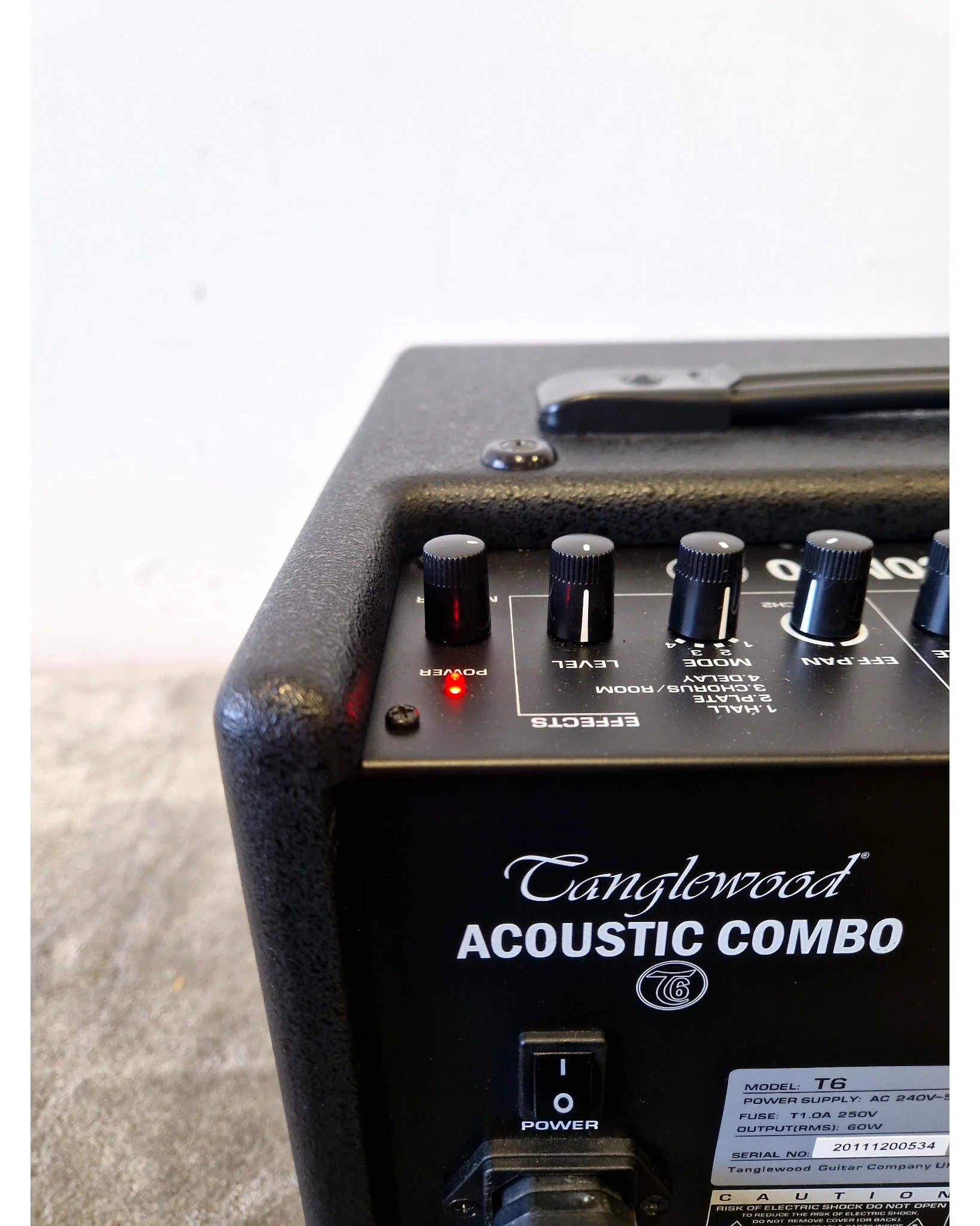 Tanglewood T6 Acoustic Guitar Combo Amp - Refurbished - Image 3