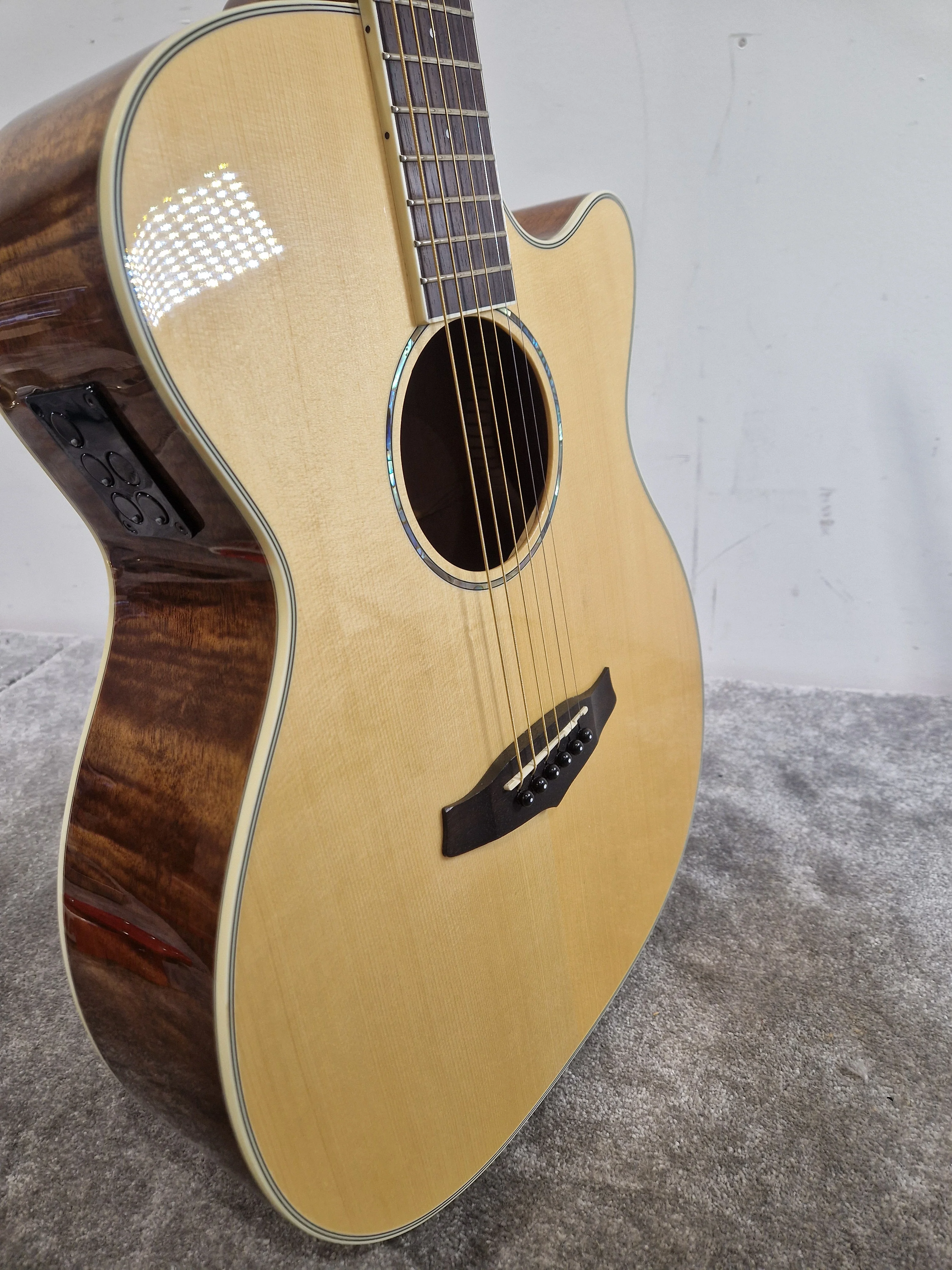 Tanglewood Tpe SF-DLX - Deluxe Electro-Acoustic Guitar - Excellent w/ Hard Case - Image 10