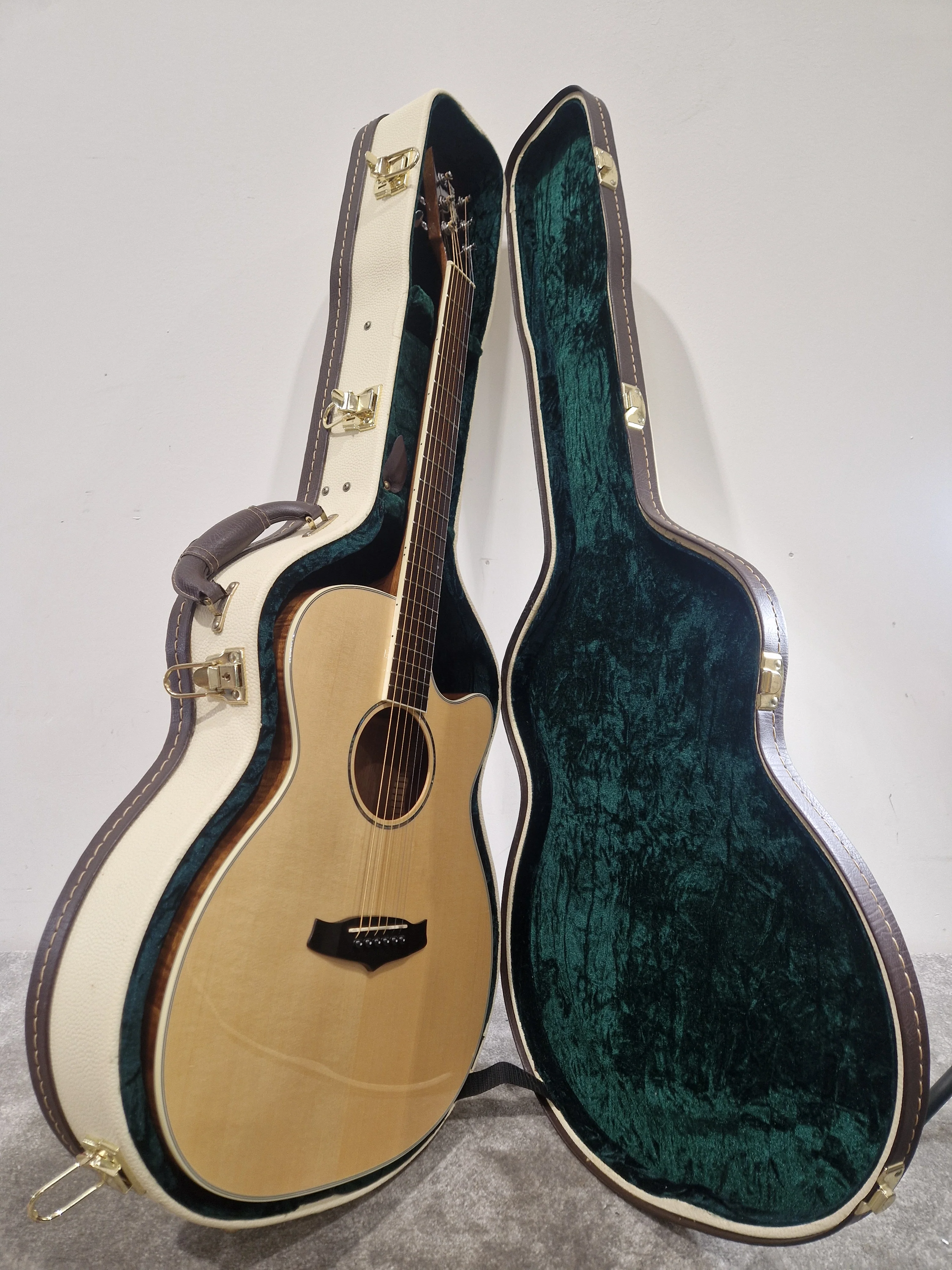 Tanglewood Tpe SF-DLX - Deluxe Electro-Acoustic Guitar - Excellent w/ Hard Case - Image 5